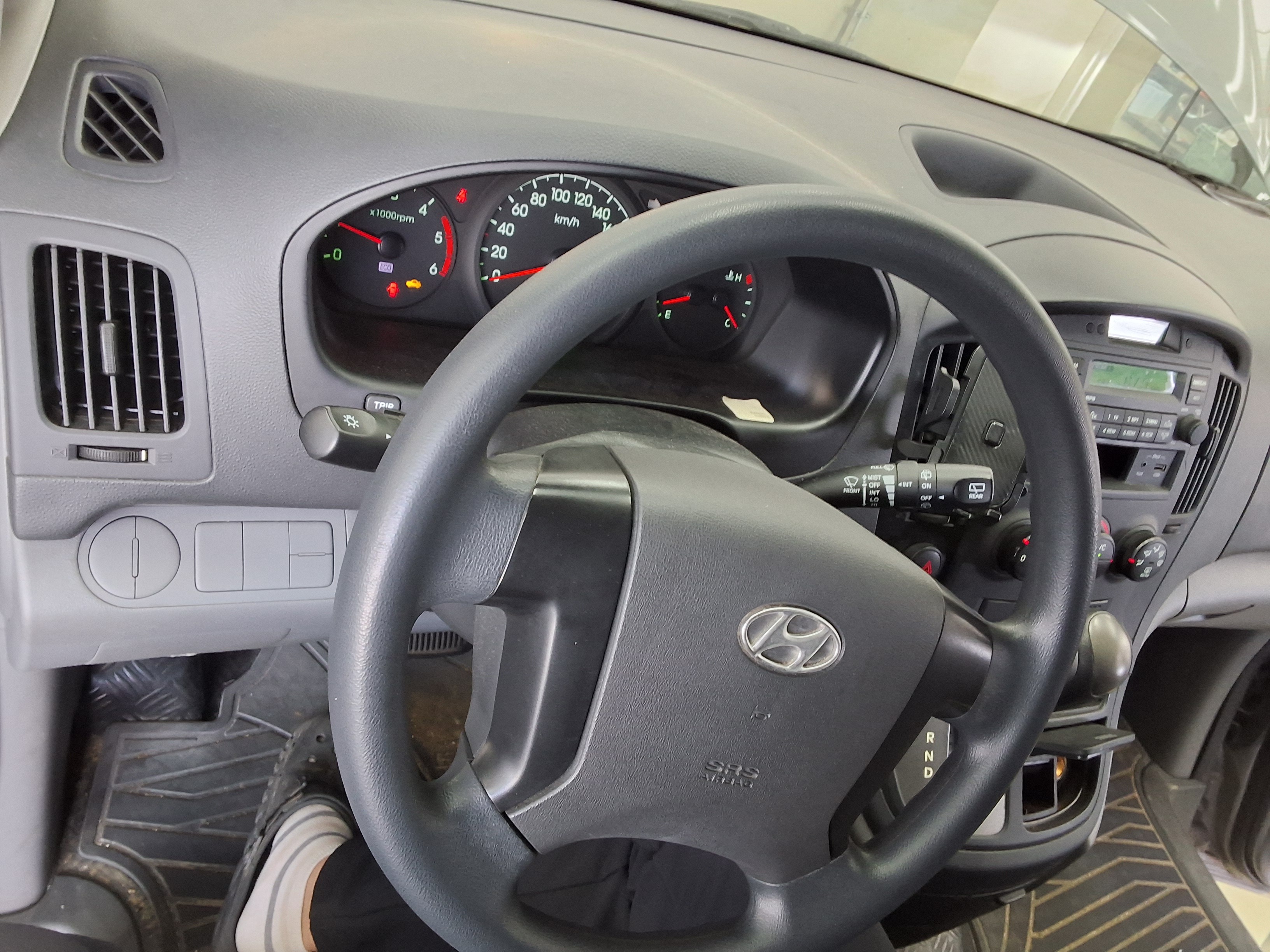 Hyundai  Grand Starex 2012 - Image 16