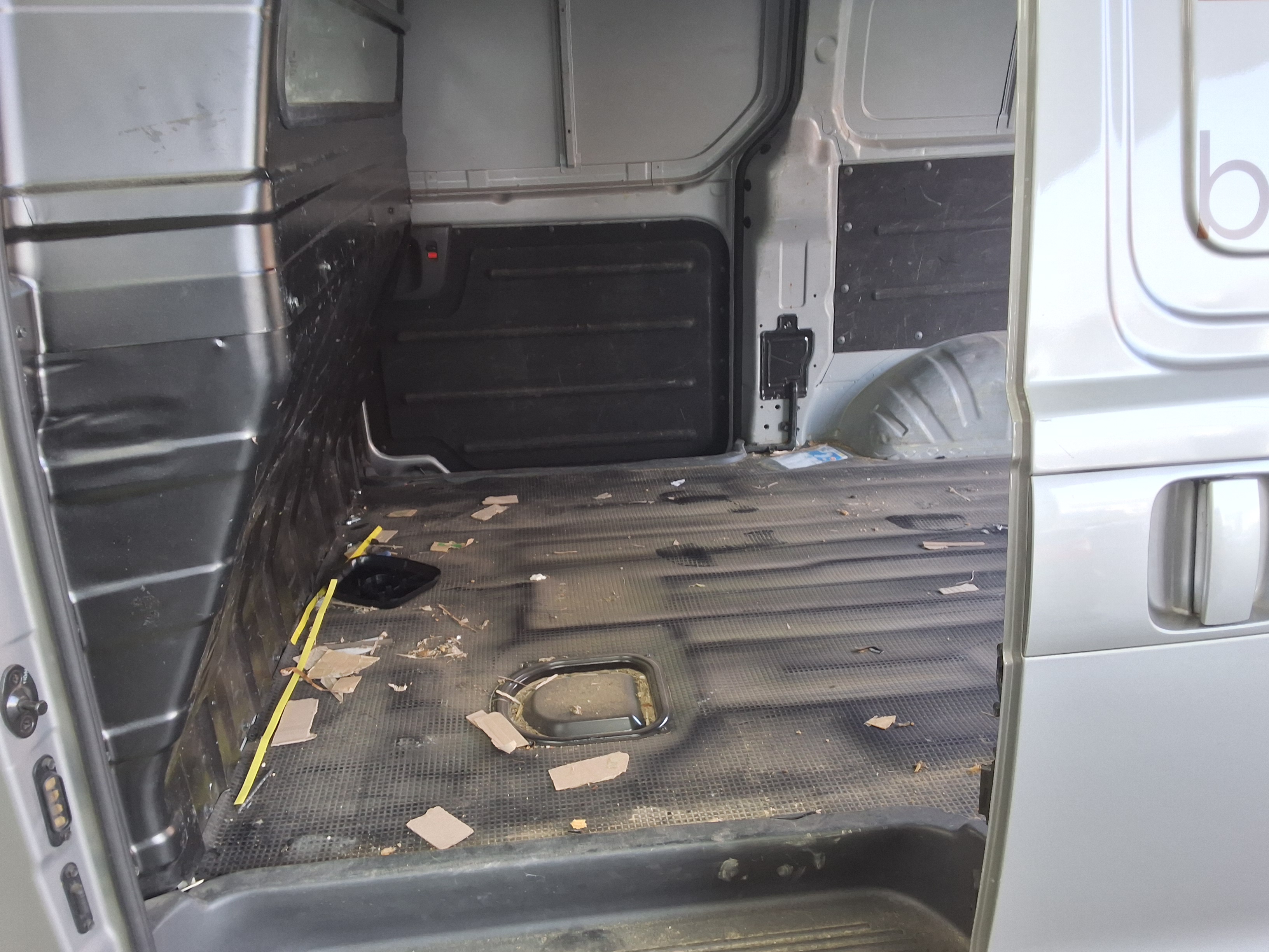 Hyundai  Grand Starex 2012 - Image 11