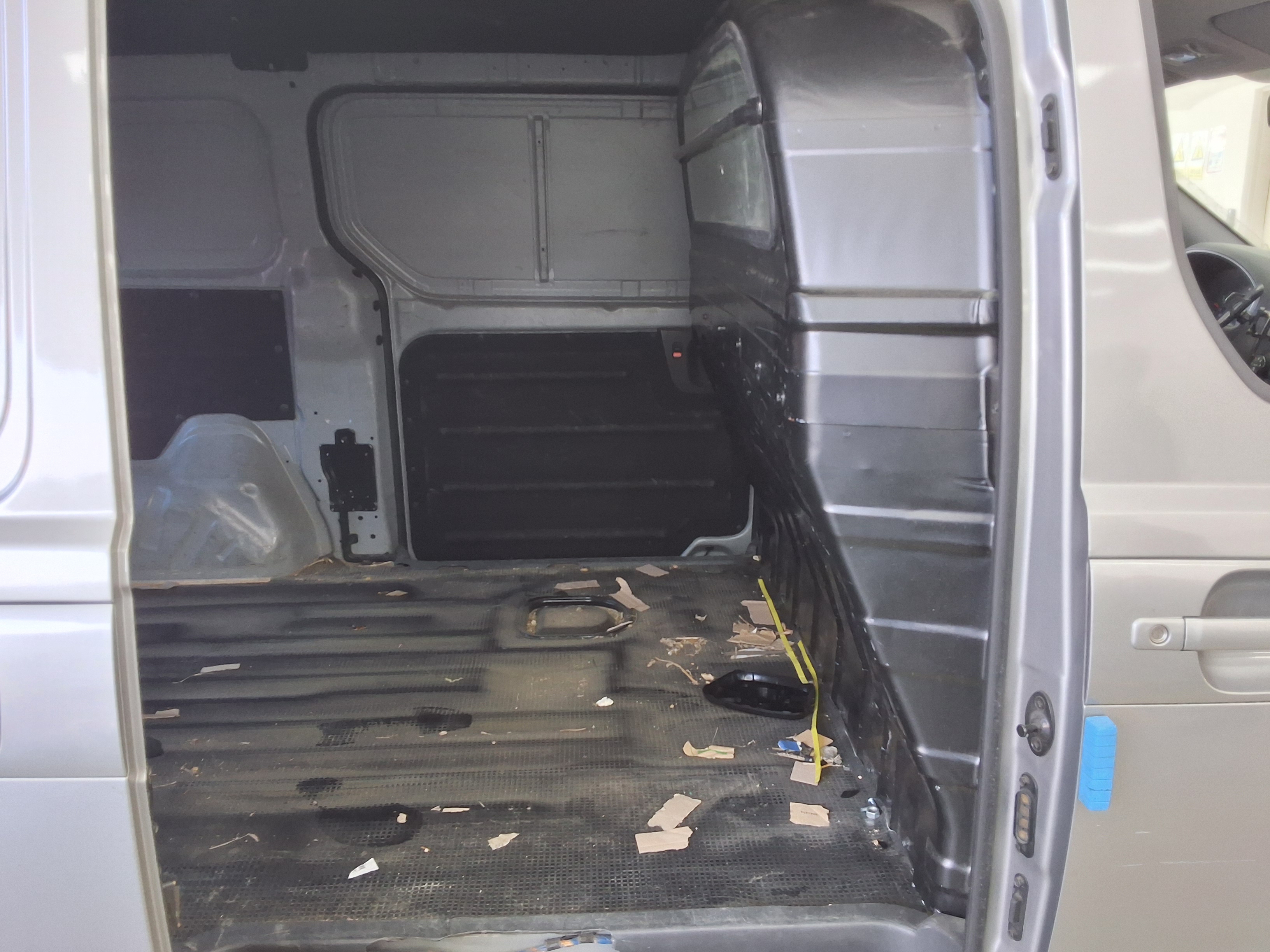 Hyundai  Grand Starex 2012 - Image 12