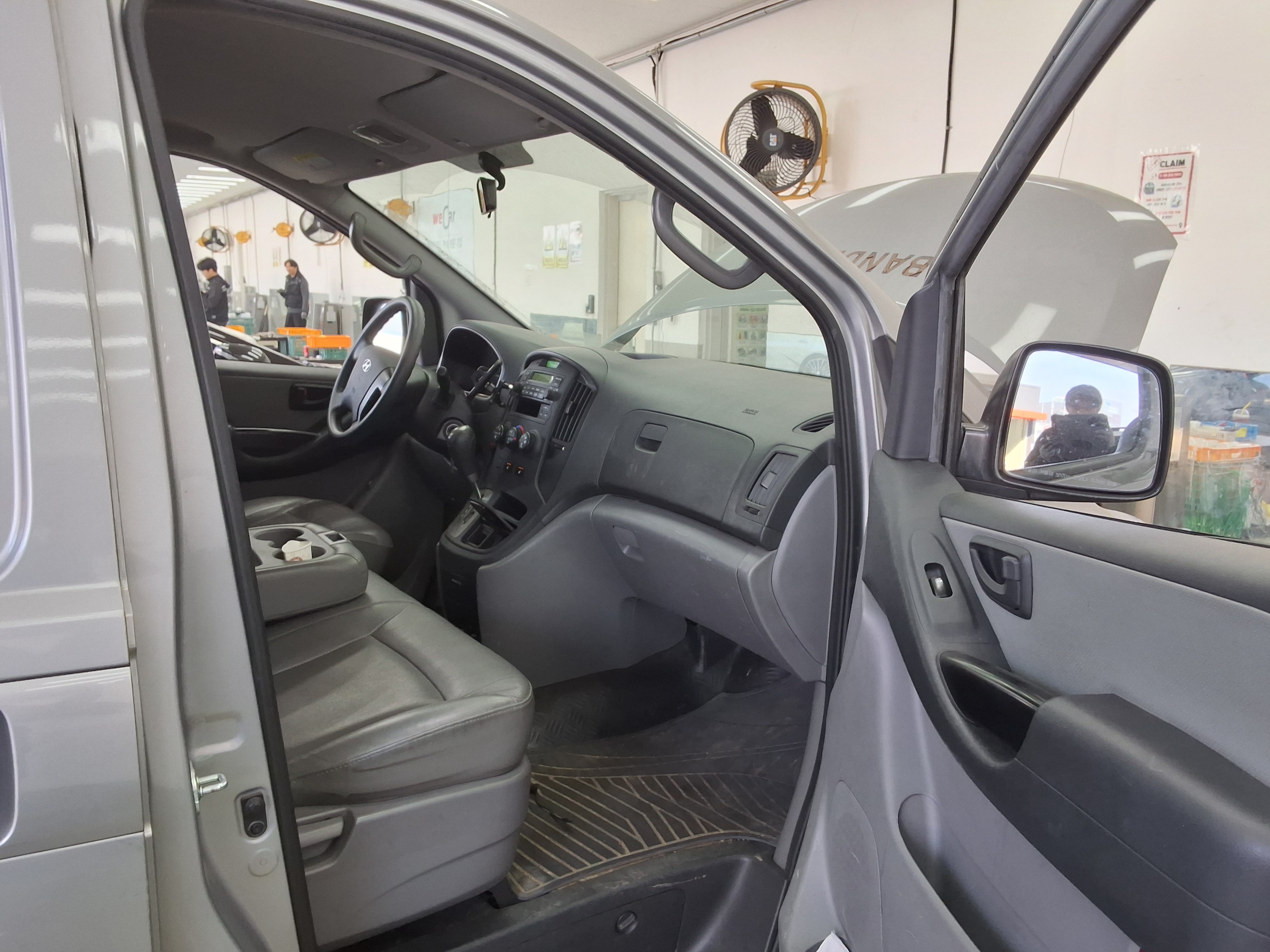 Hyundai  Grand Starex 2012 - Image 13