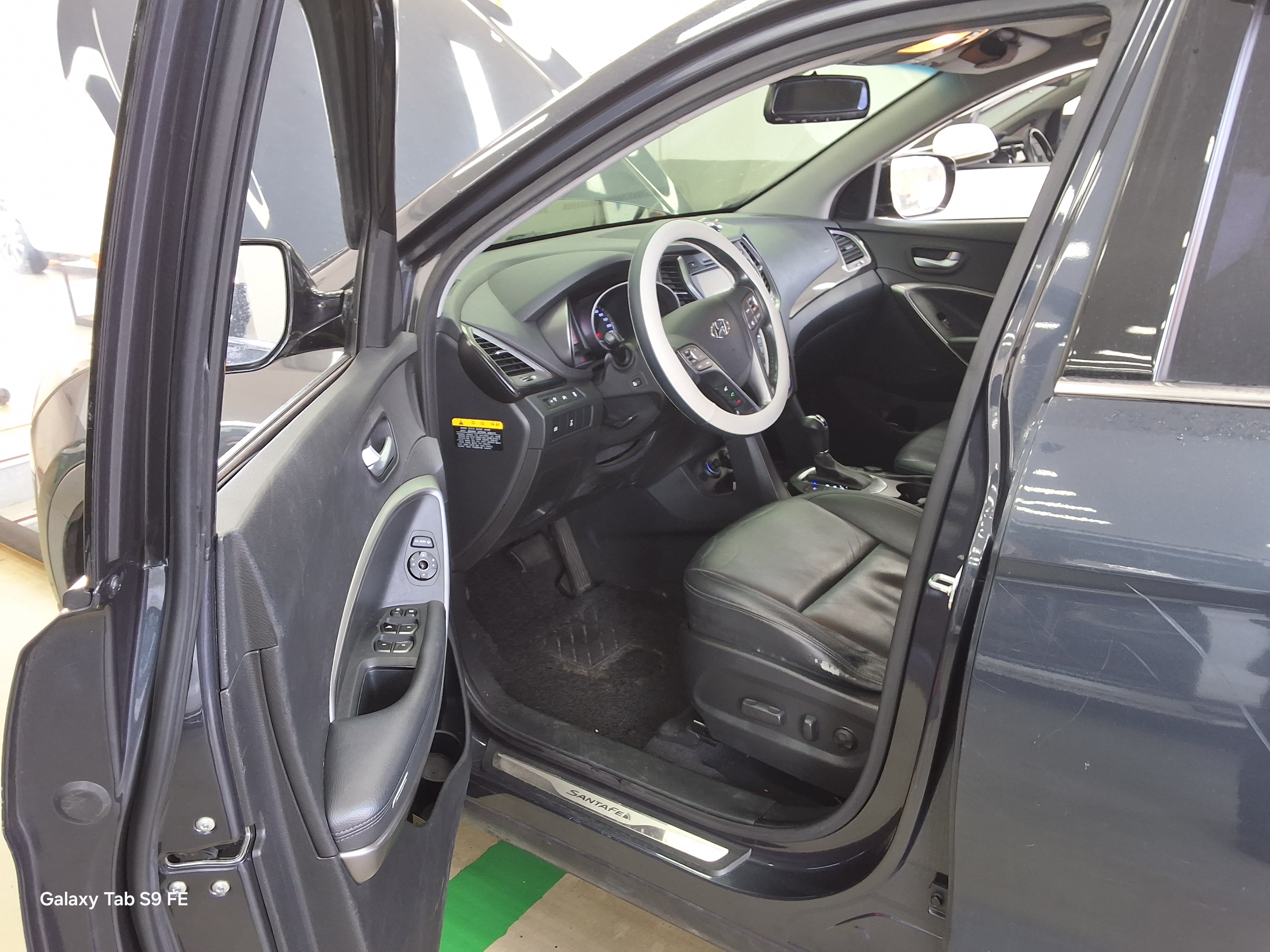 Hyundai Santa Fe 2014 - Image 9