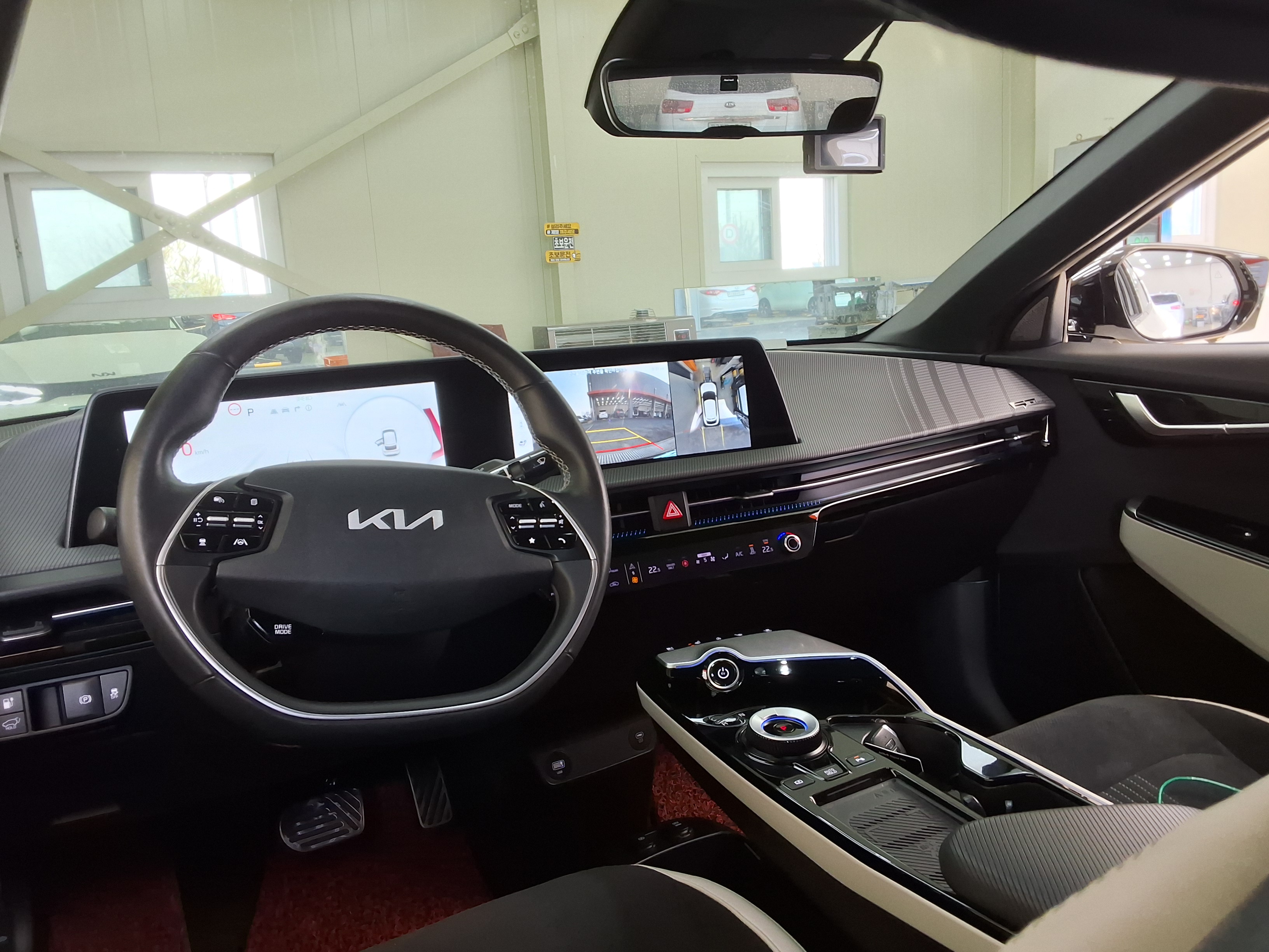 Kia EV6 2022 - Image 17