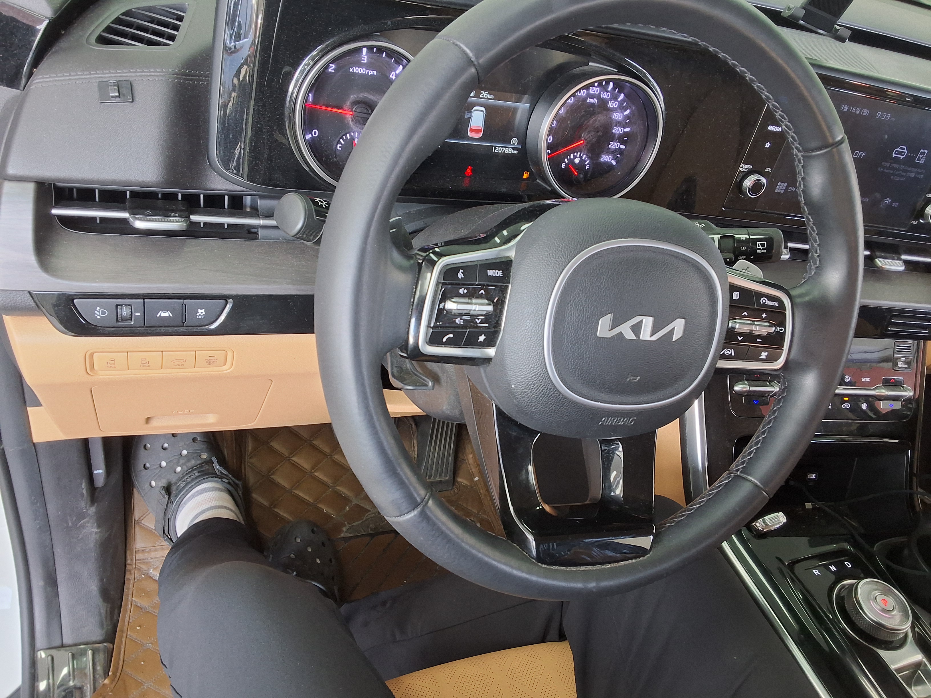 Kia Carnival 2022 - Image 16