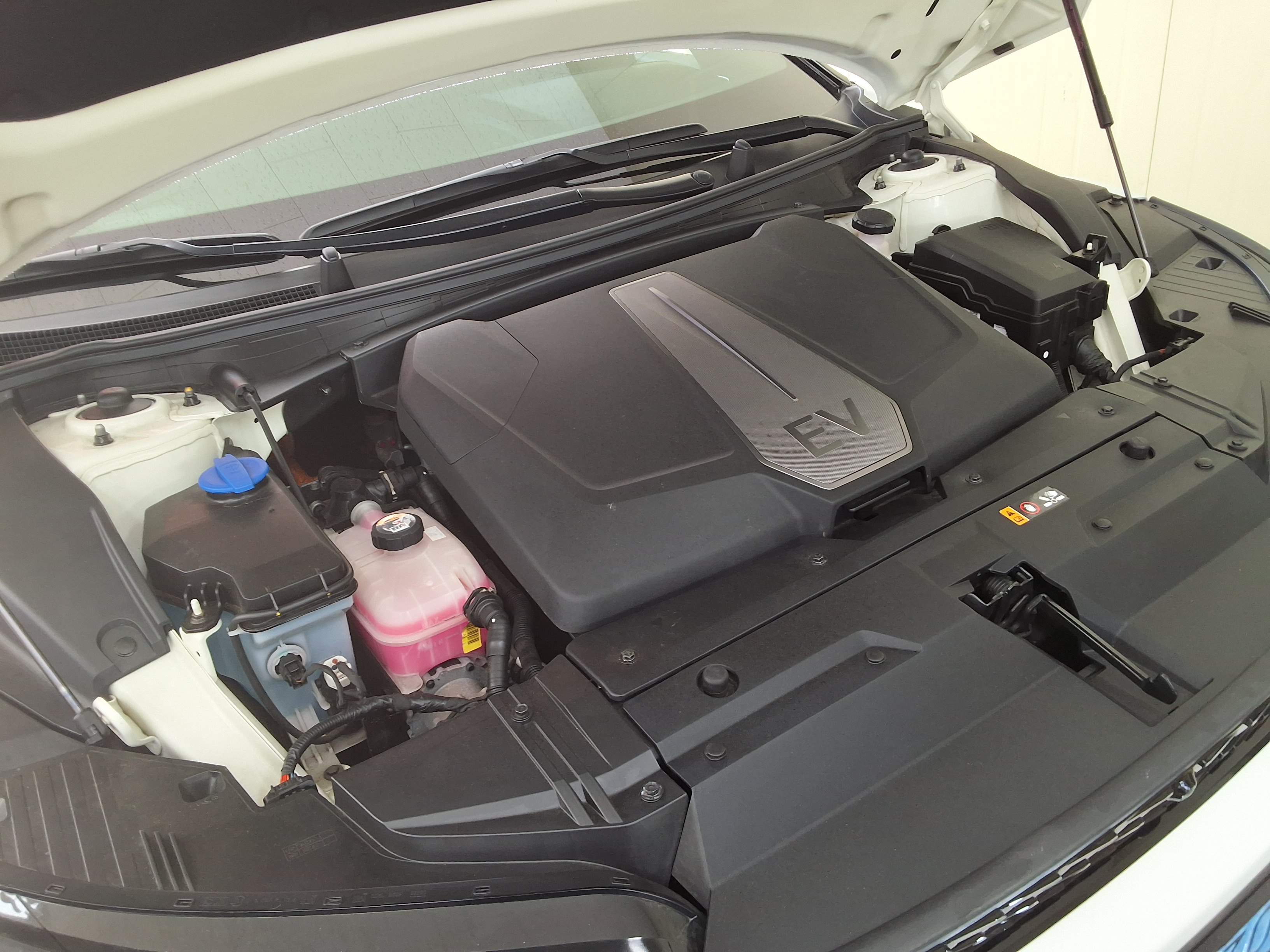 Kia EV6 2022 - Image 18