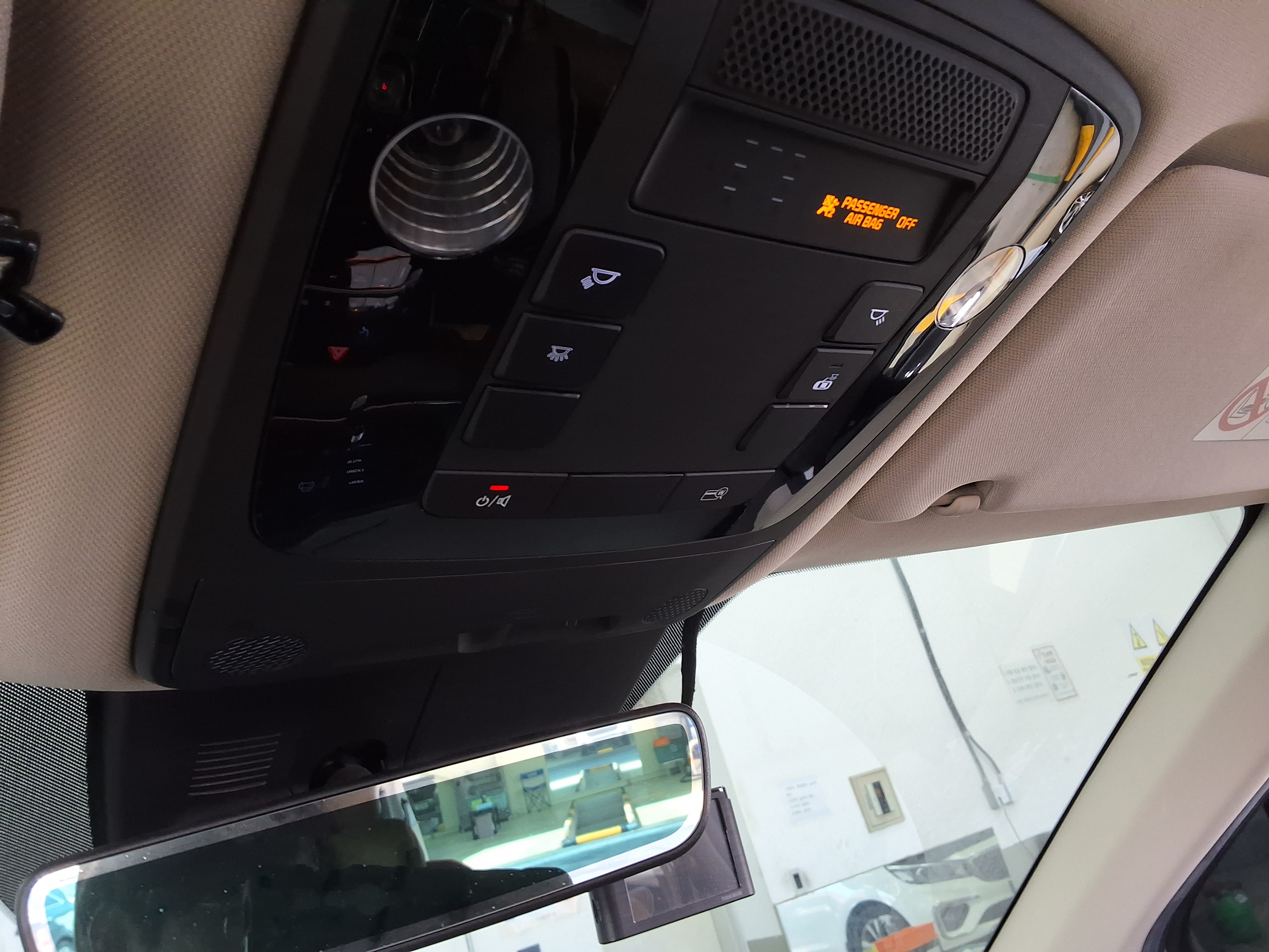 Kia Carnival 2022 - Image 17