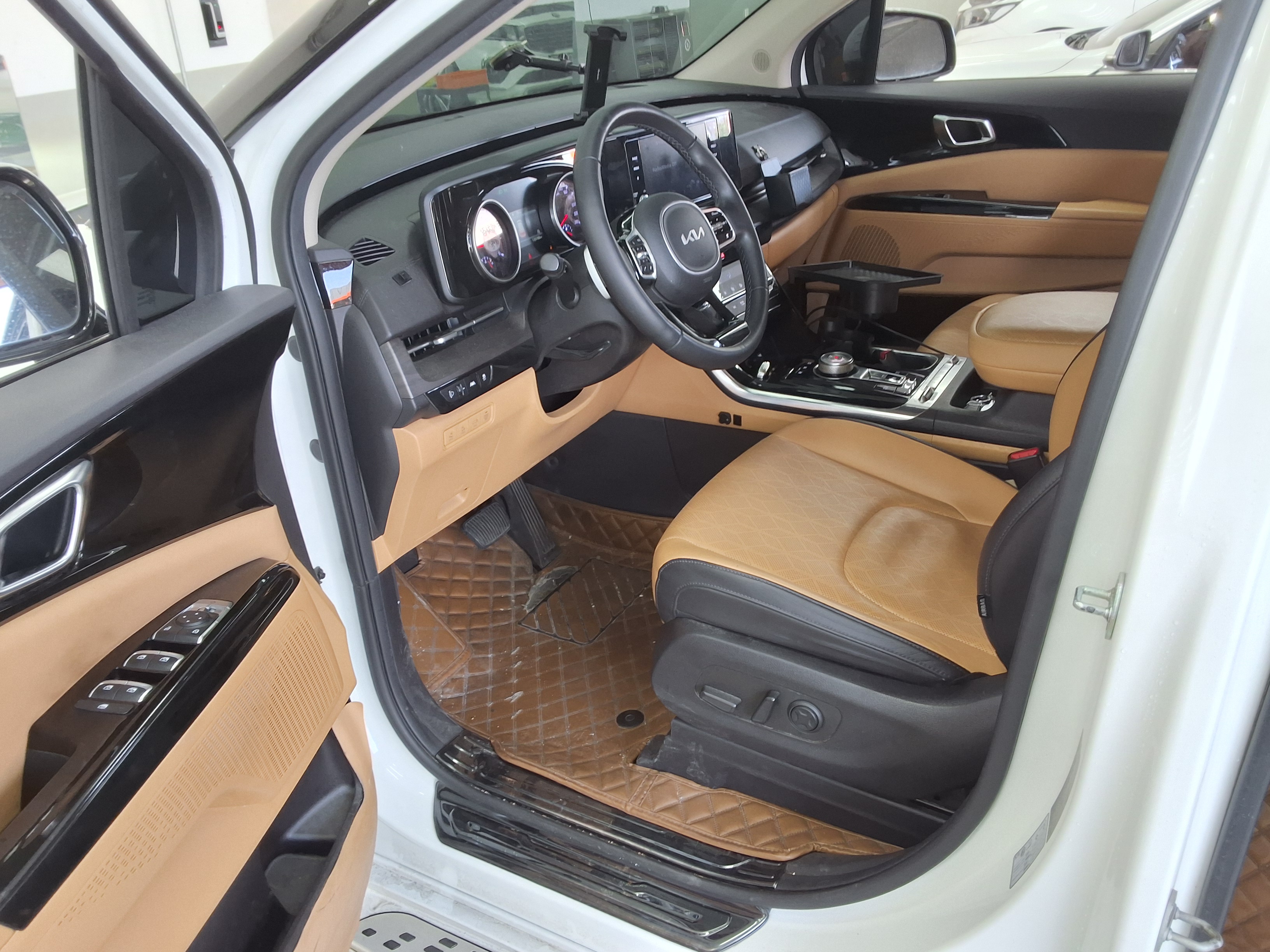 Kia Carnival 2022 - Image 9