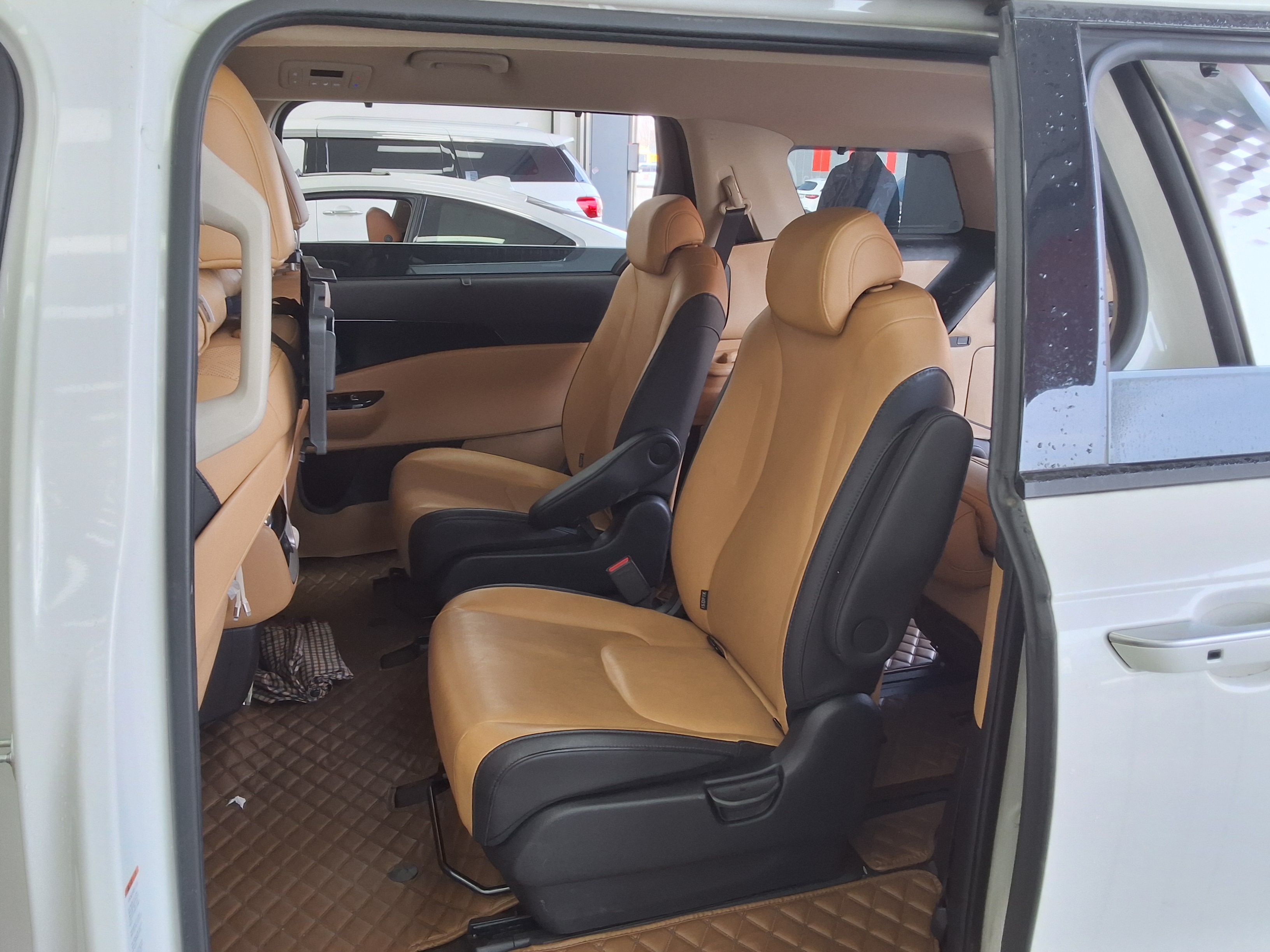 Kia Carnival 2022 - Image 11