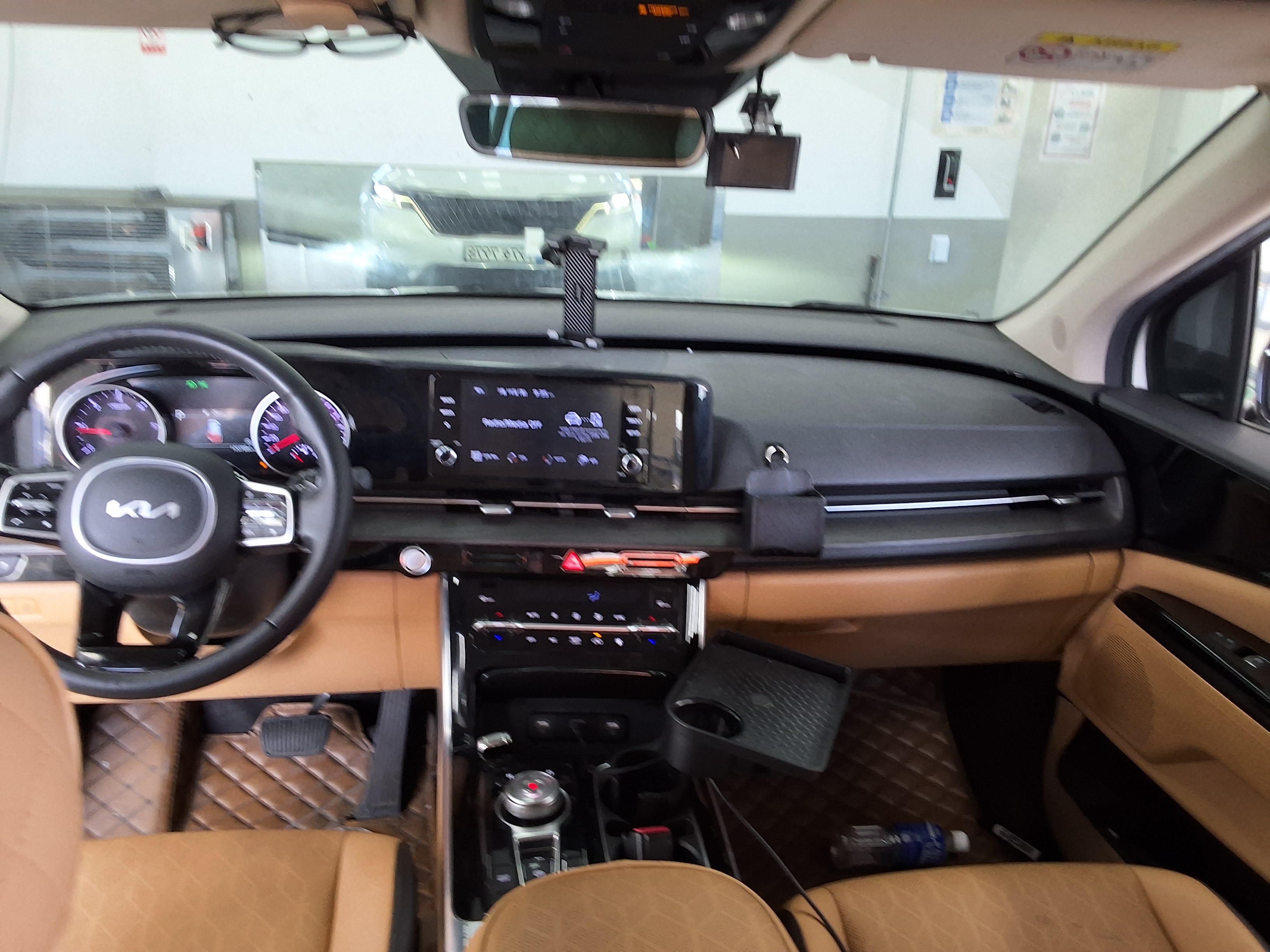 Kia Carnival 2022 - Image 18