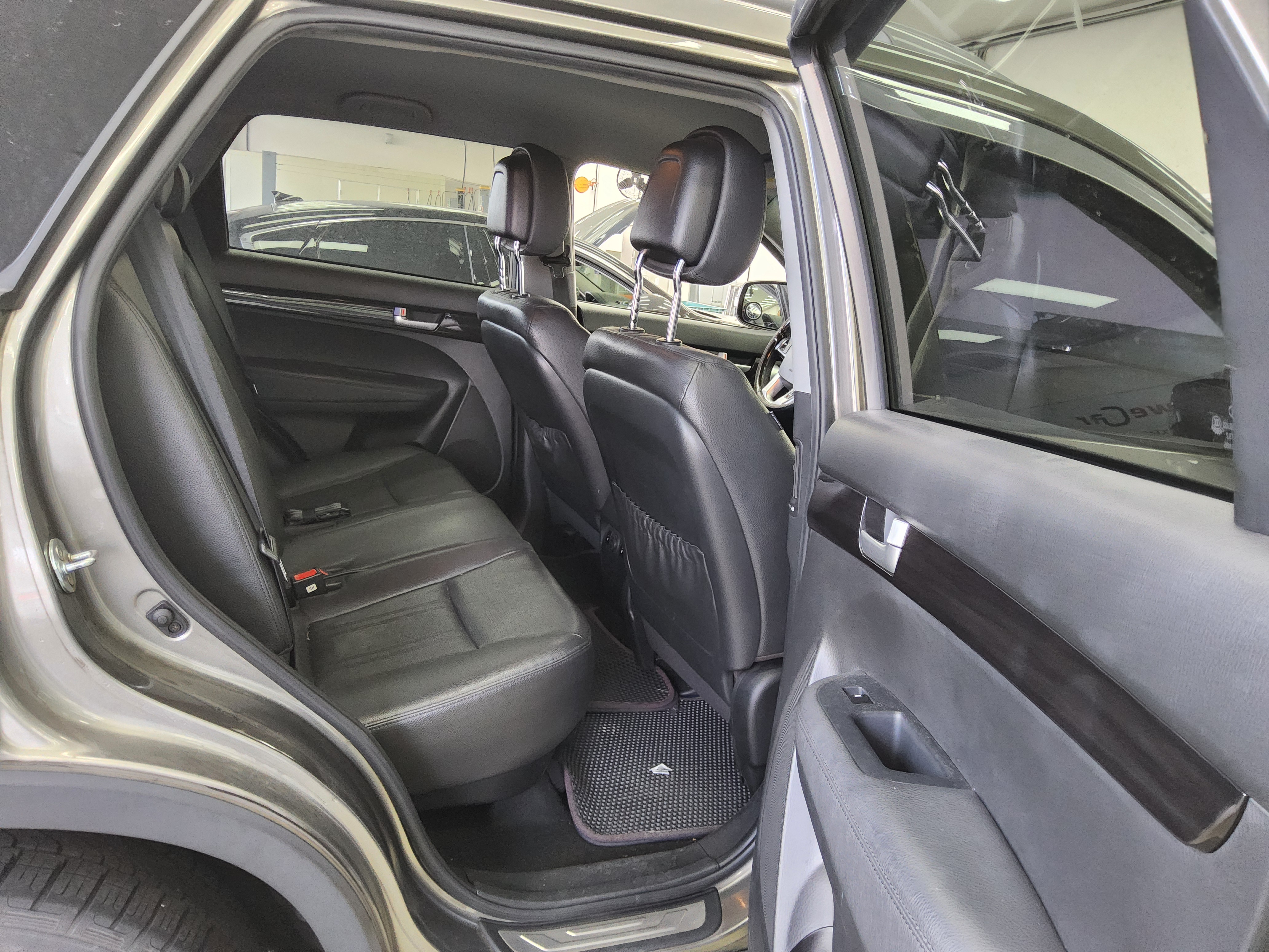 Kia Sorento 2011 - Image 12