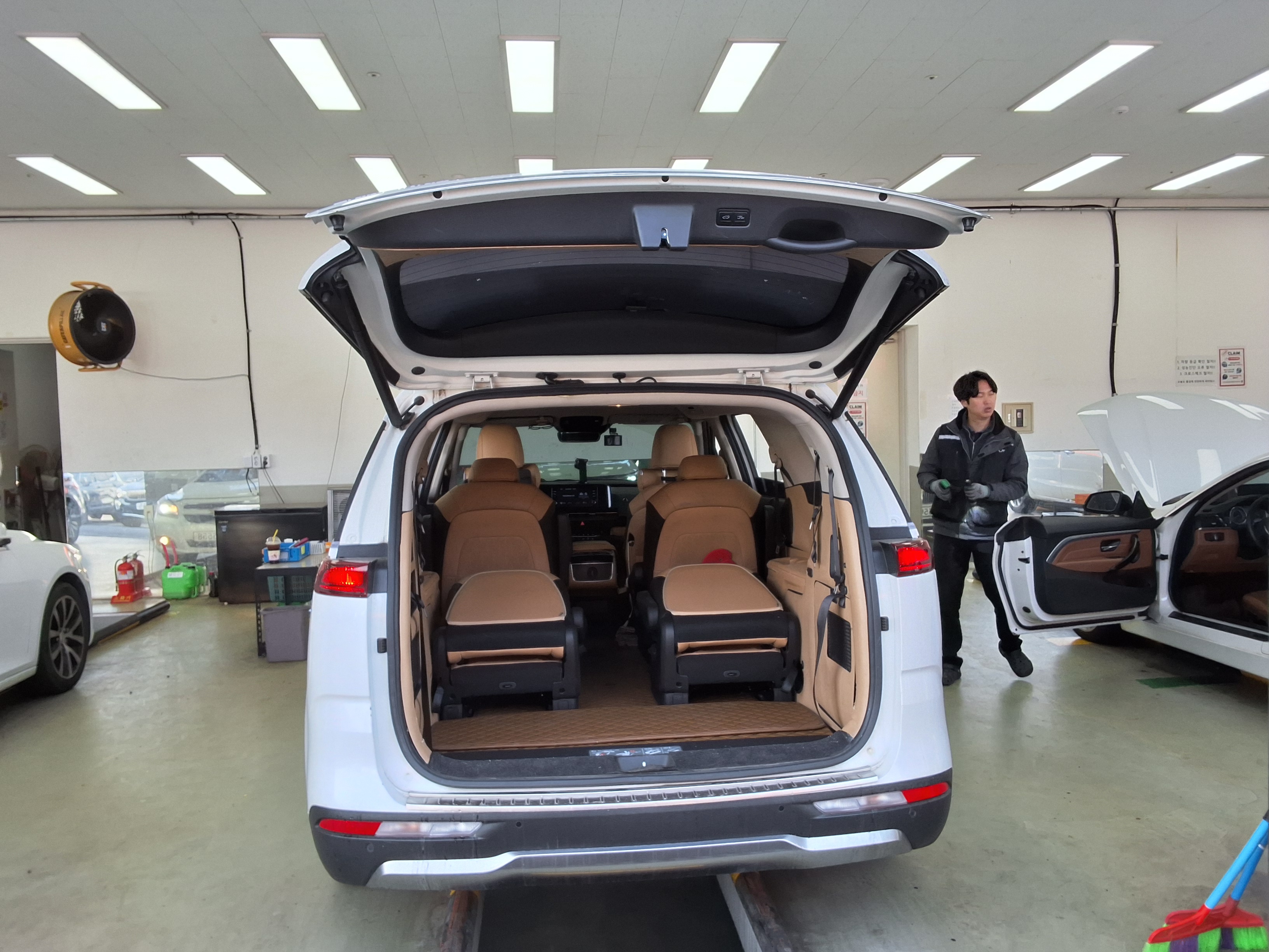 Kia Carnival 2022 - Image 14