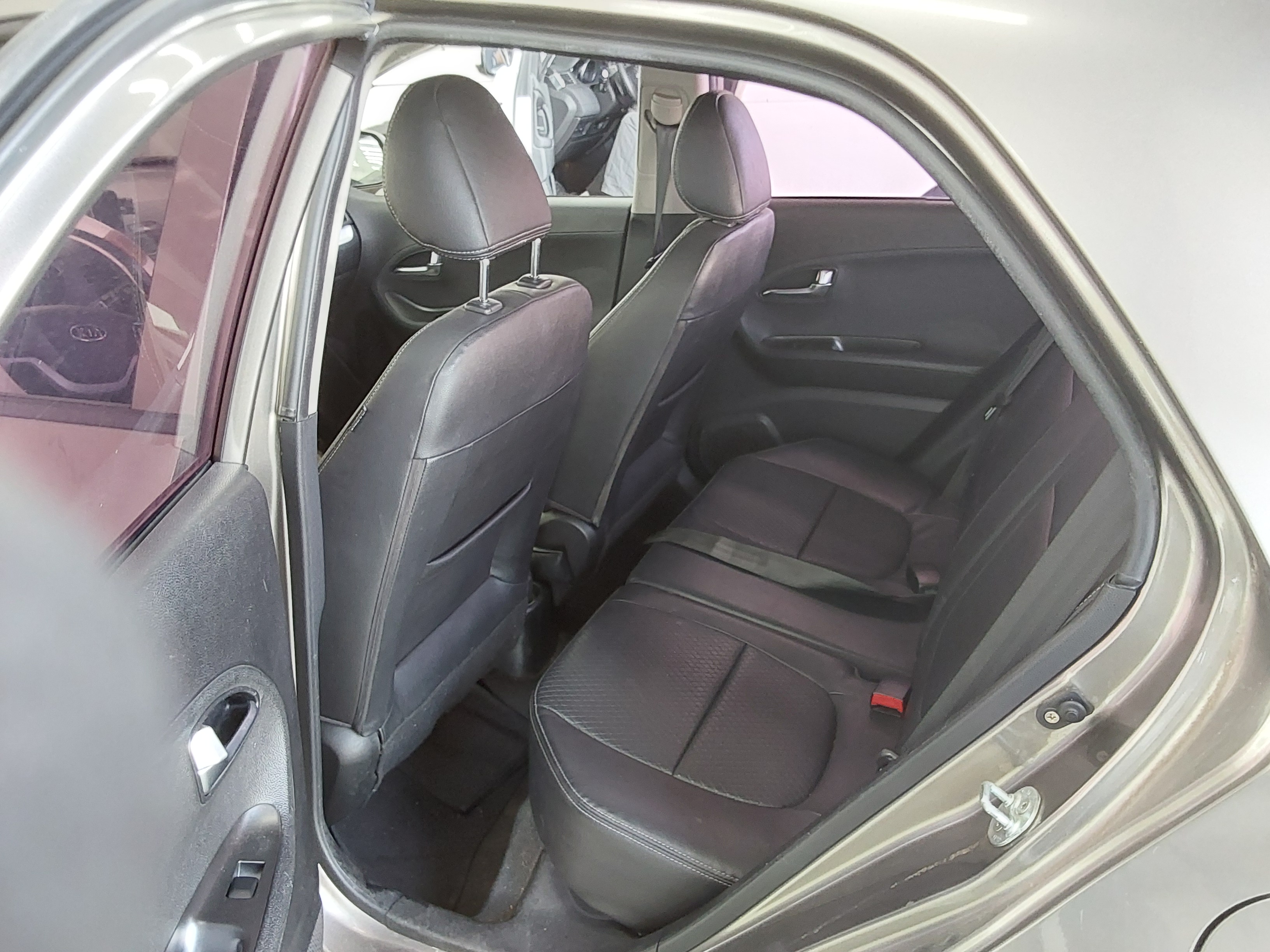 كيا مورنينج 2012 - صورة 11