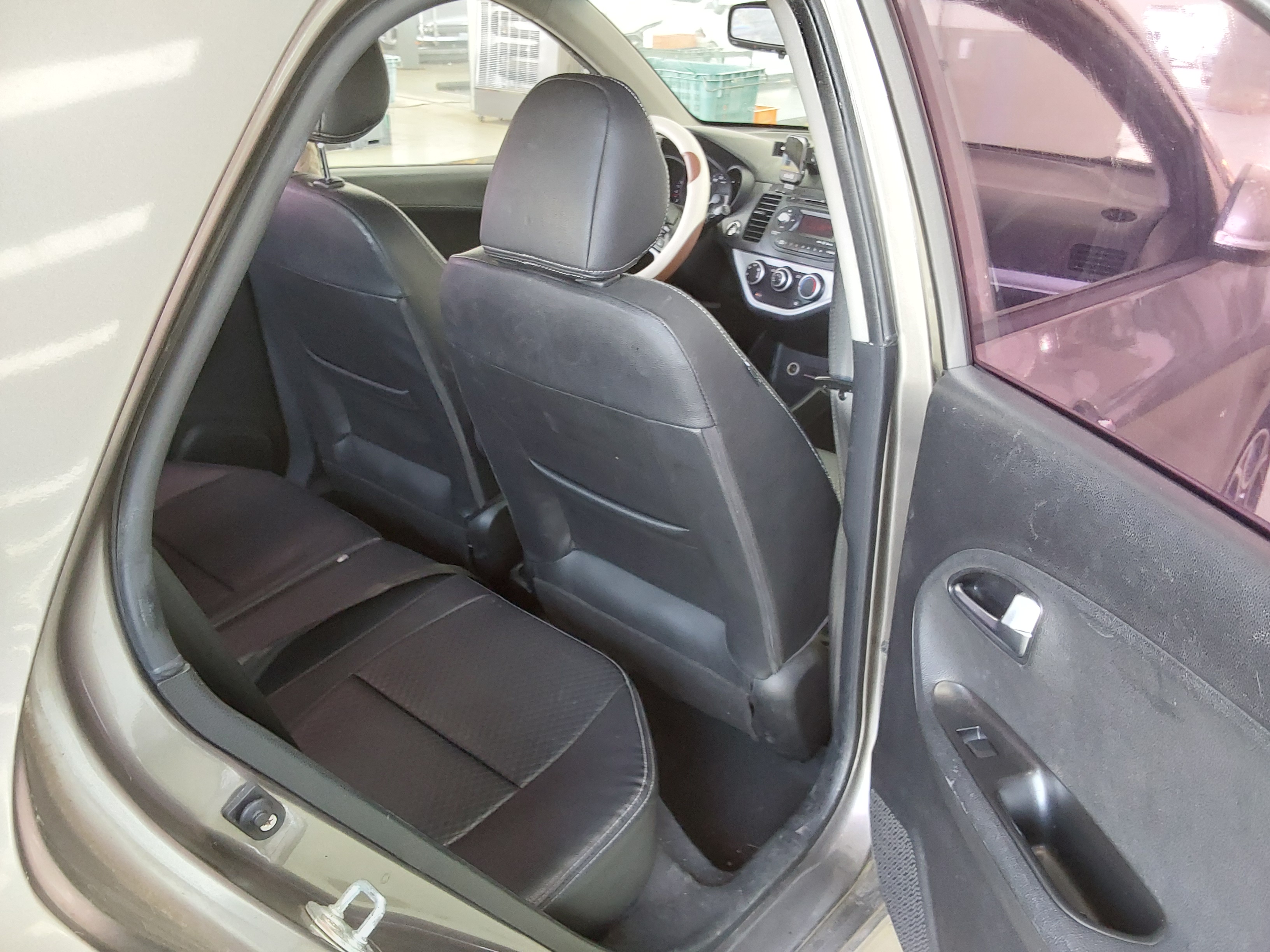 كيا مورنينج 2012 - صورة 12