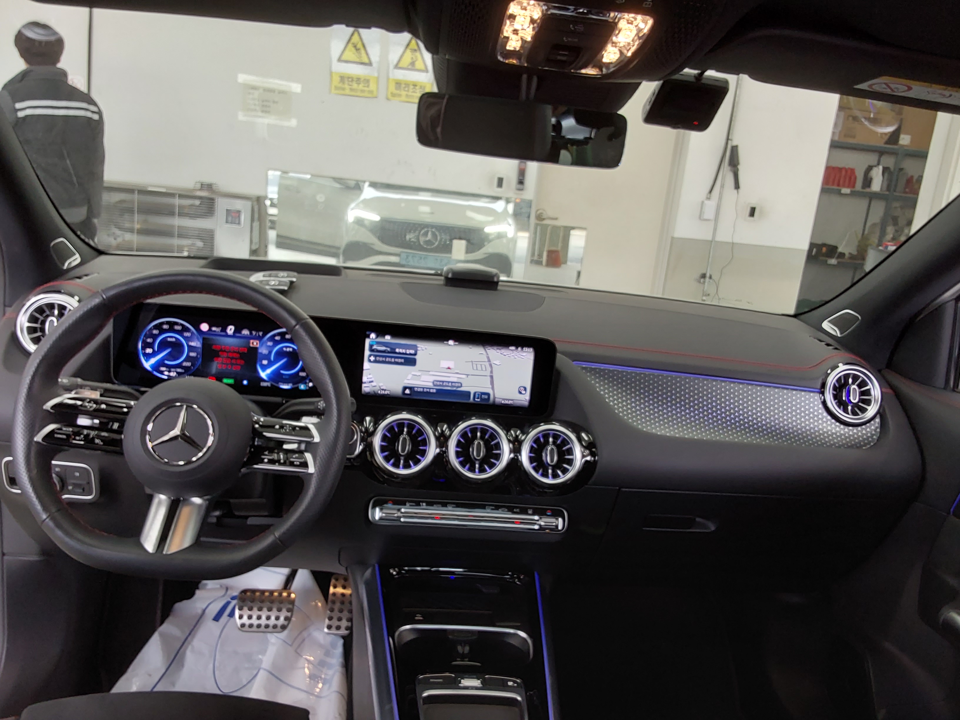 Mercedes-Benz EQA 2025 - Image 10