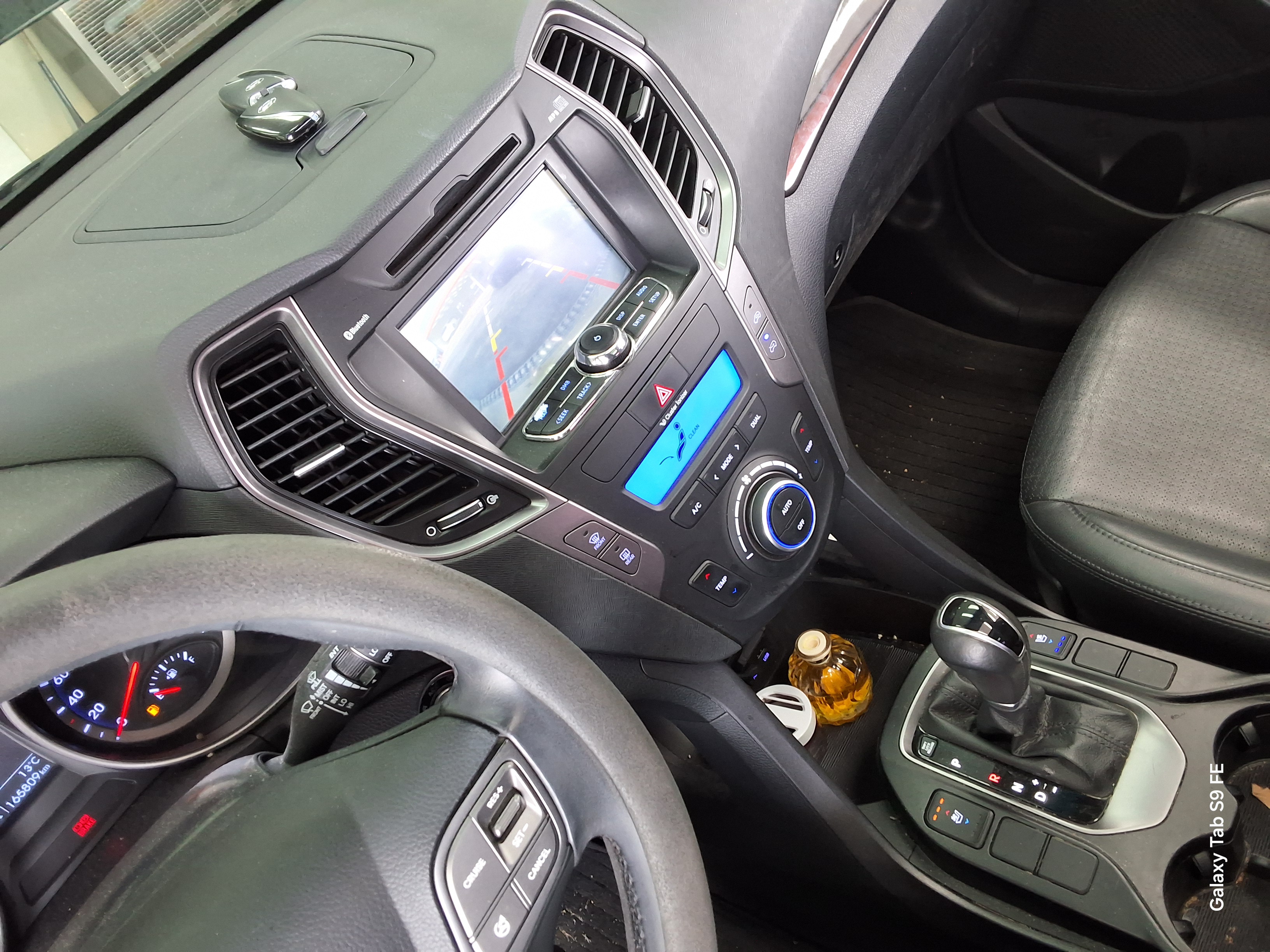 Hyundai Santa Fe 2013 - Image 18