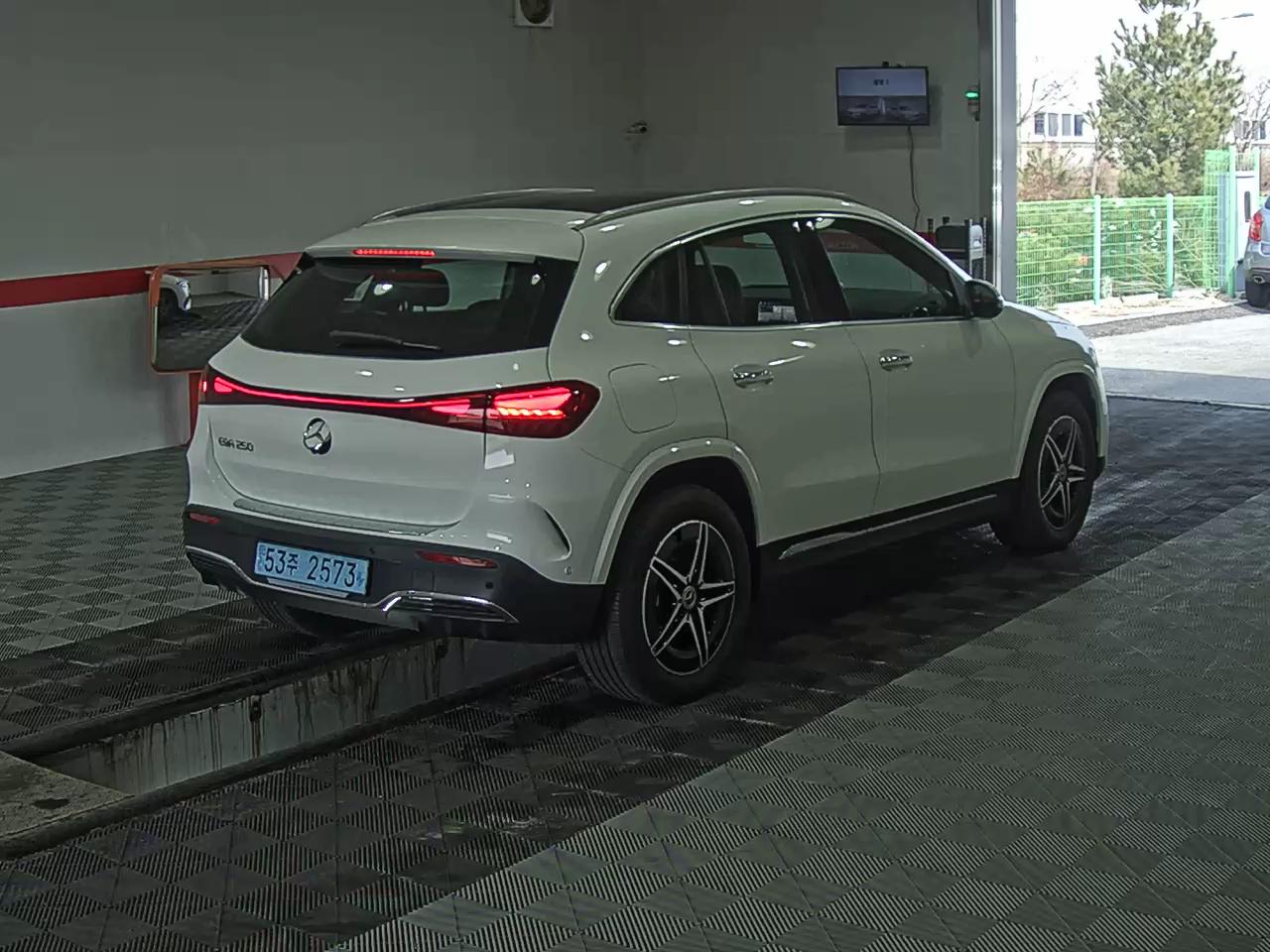 Mercedes-Benz EQA 2025 - Image 4