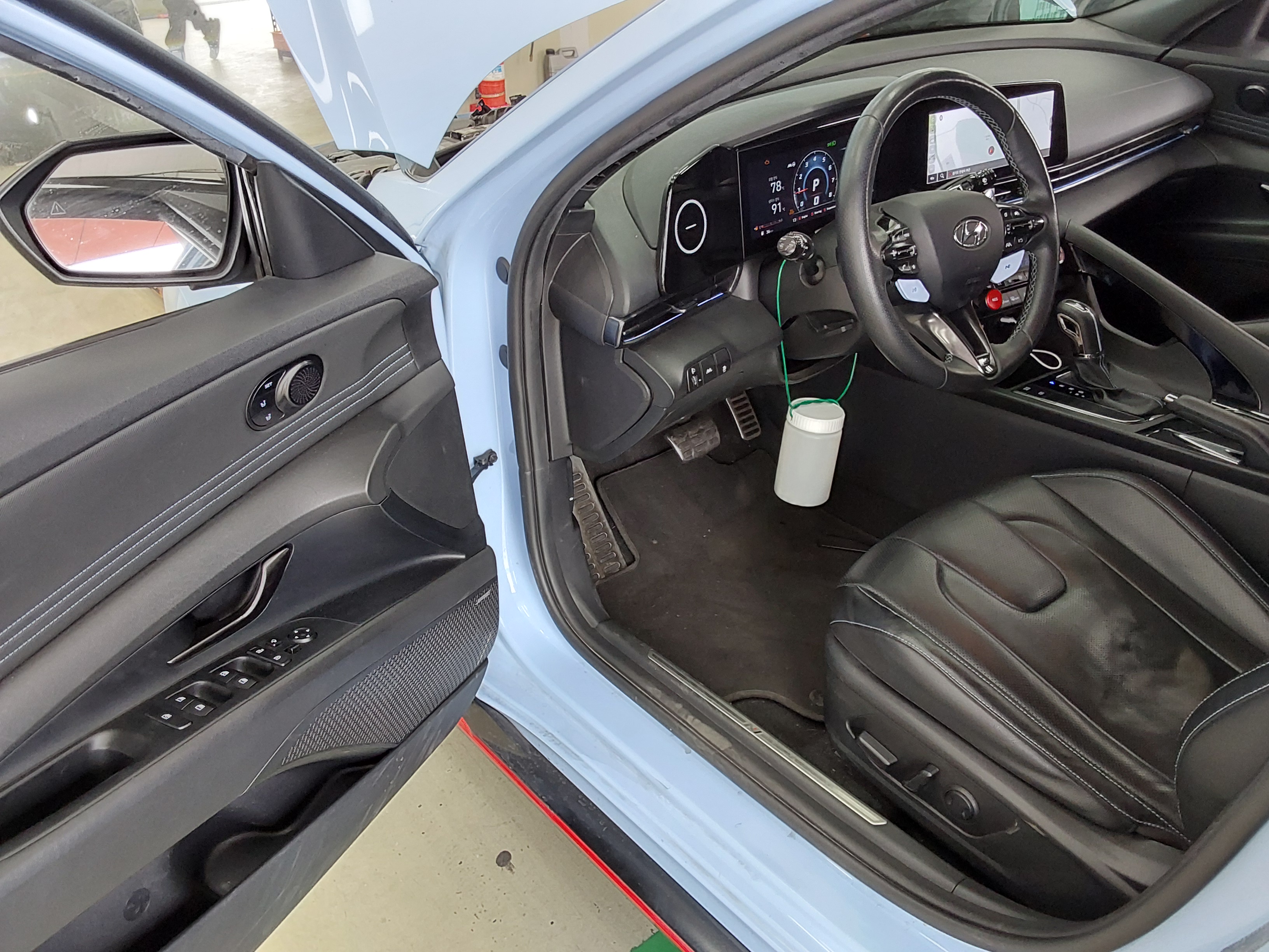 Hyundai Elantra 2022 - Image 9