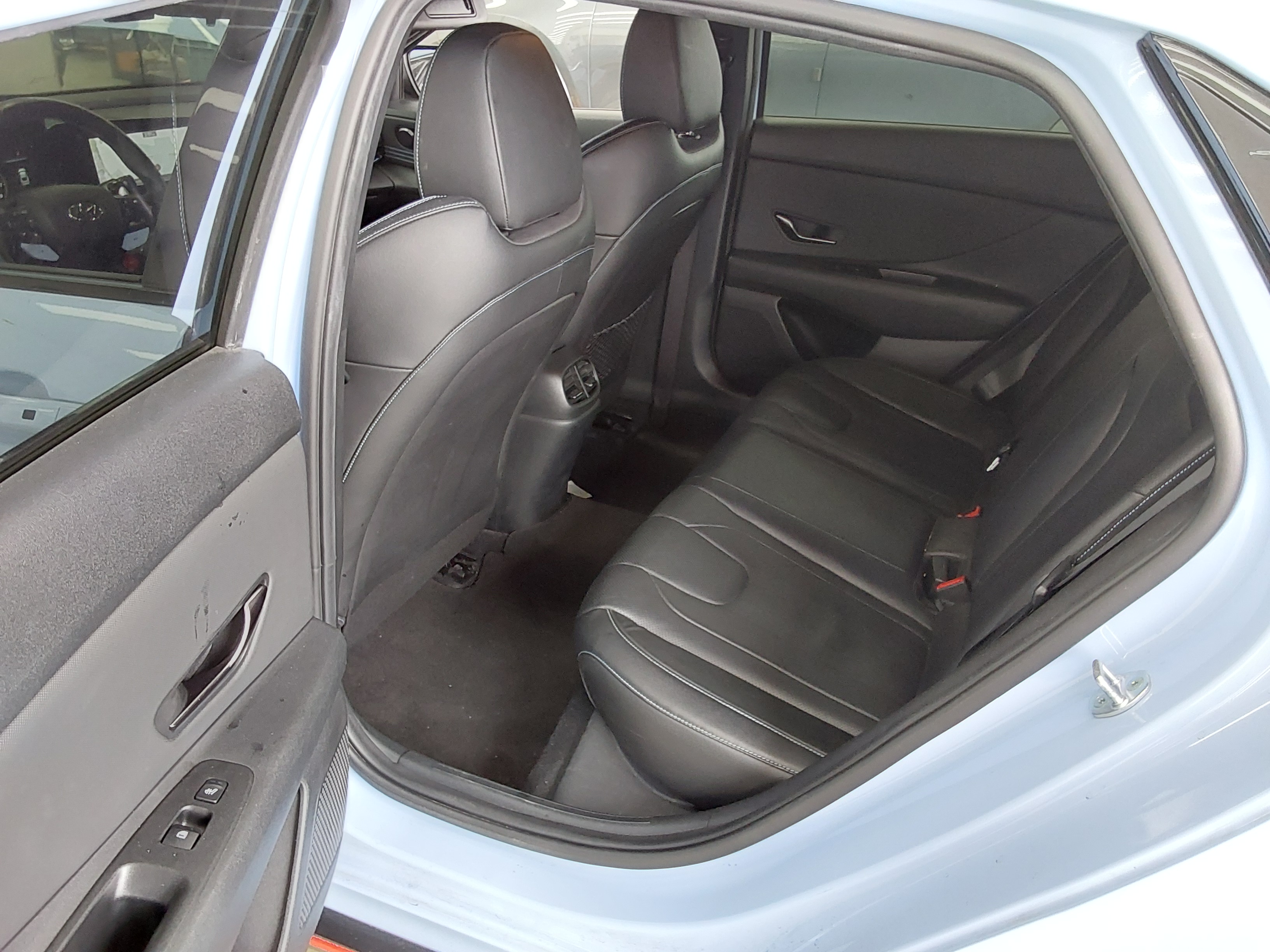 Hyundai Elantra 2022 - Image 11