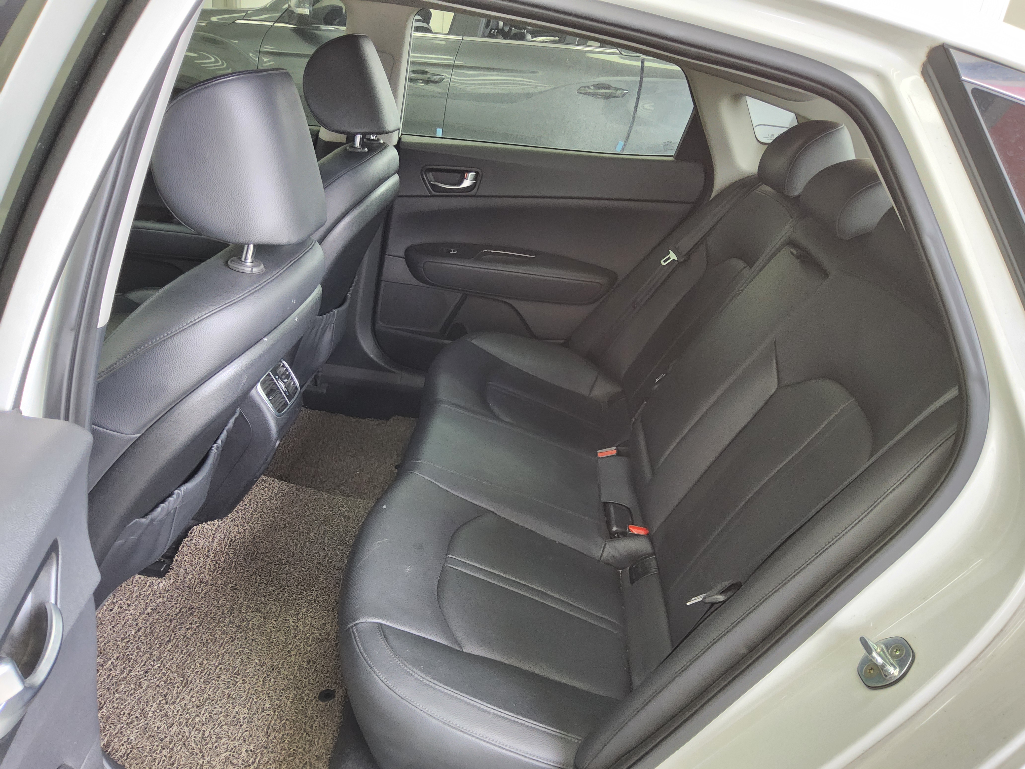 Kia K5 2016 - Image 11