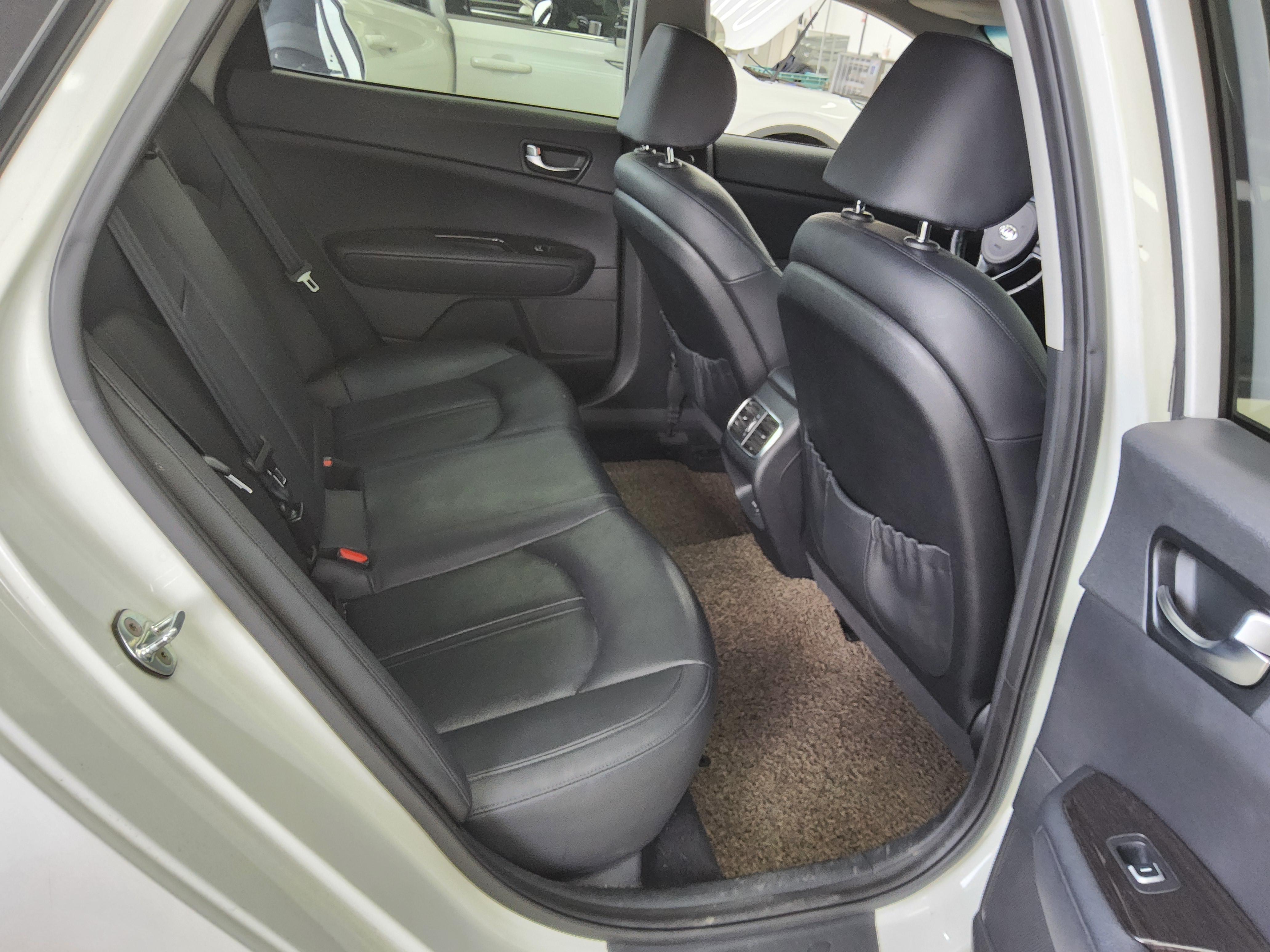 Kia K5 2016 - Image 12