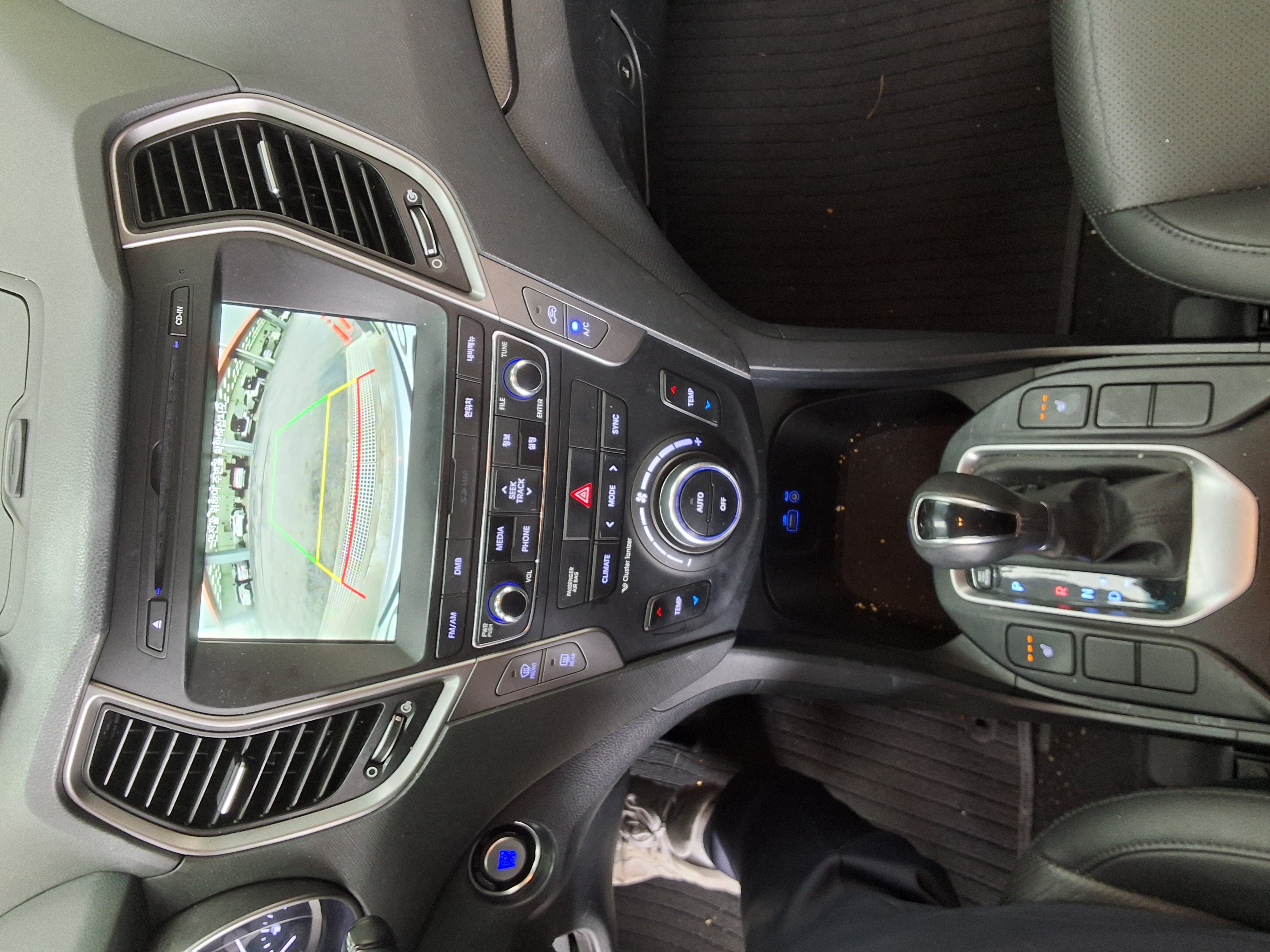 Hyundai Santa Fe 2016 - Image 10