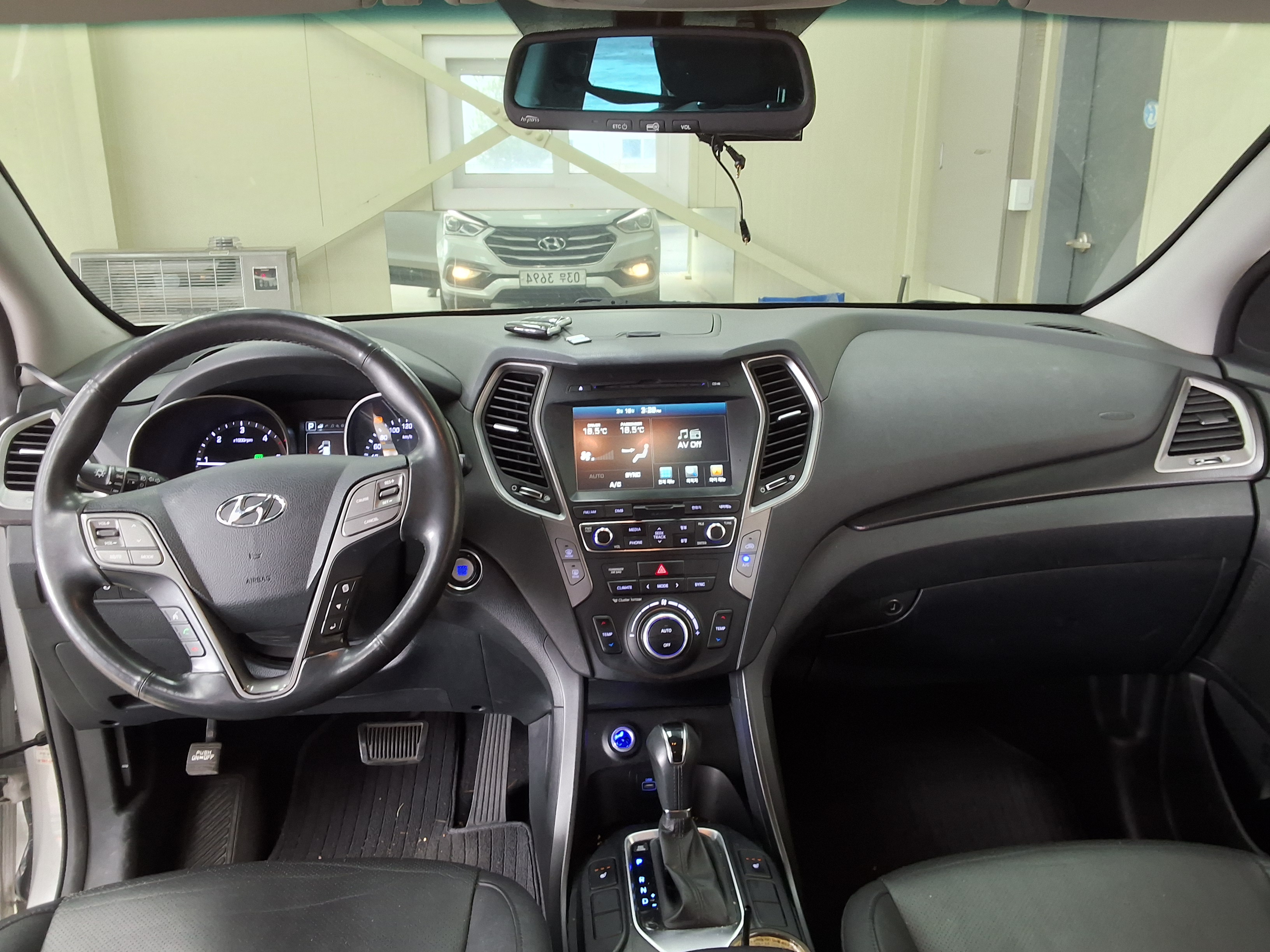 Hyundai Santa Fe 2016 - Image 18