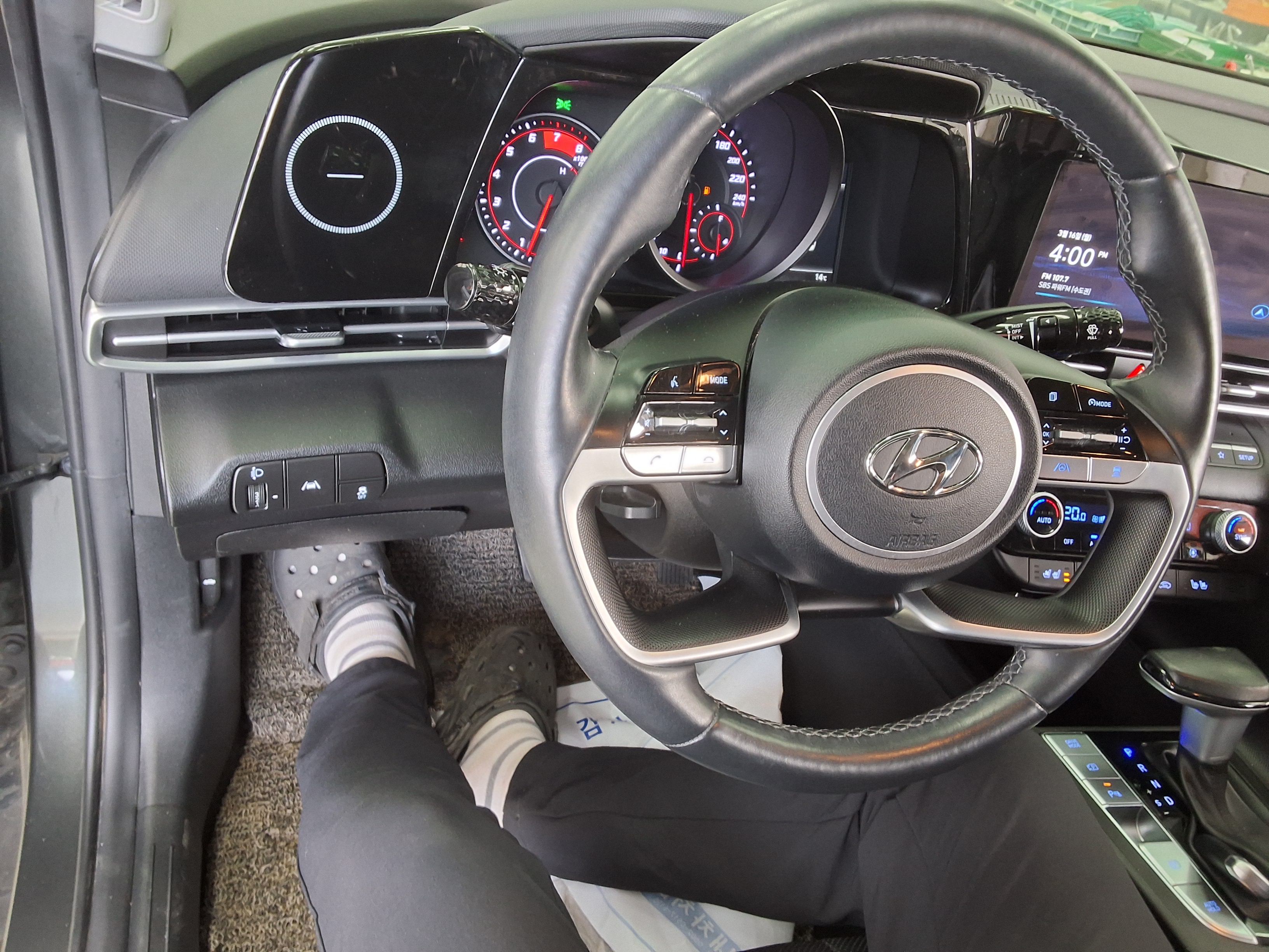 Hyundai Elantra 2023 - Image 16