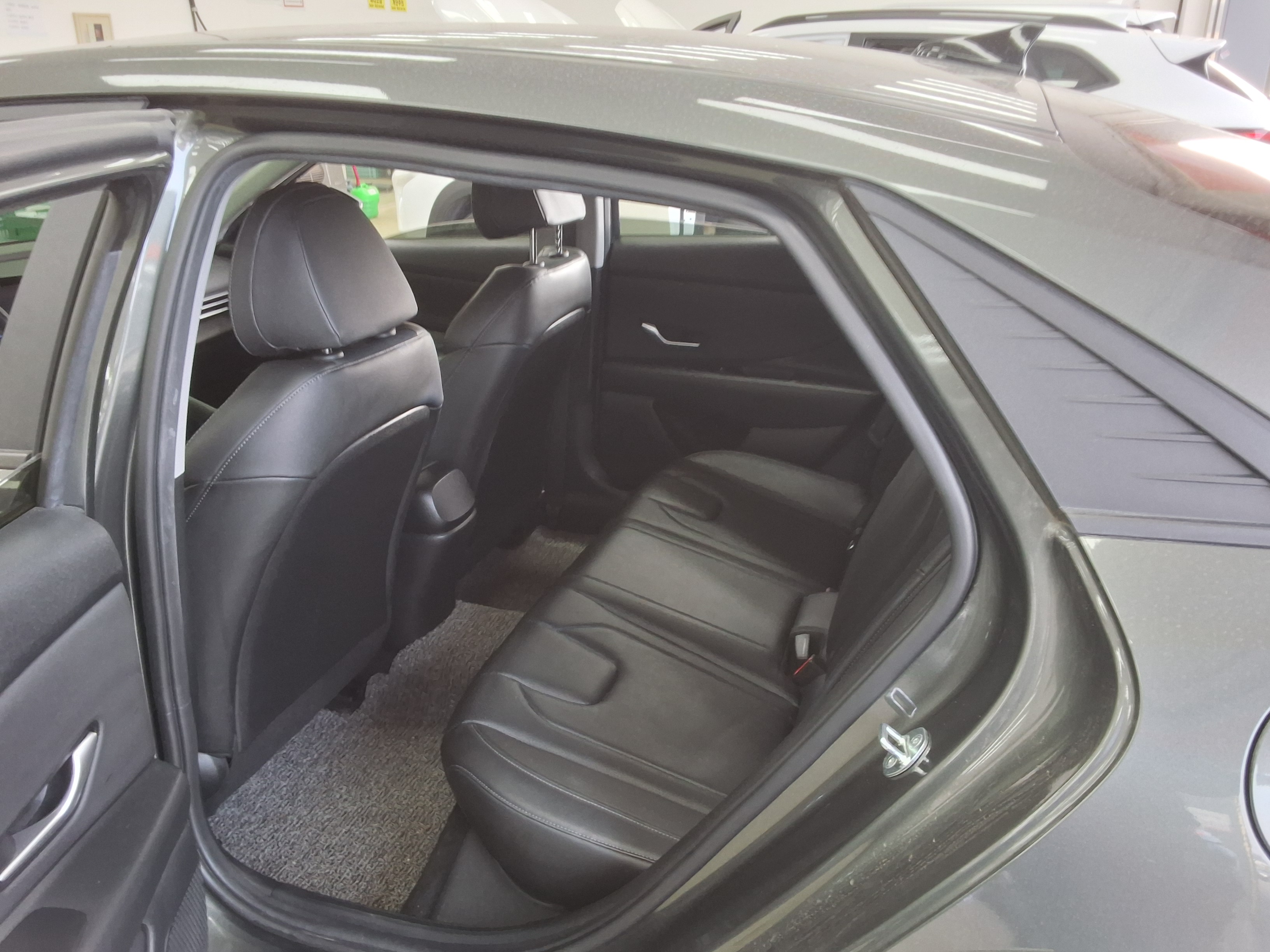 Hyundai Elantra 2023 - Image 11