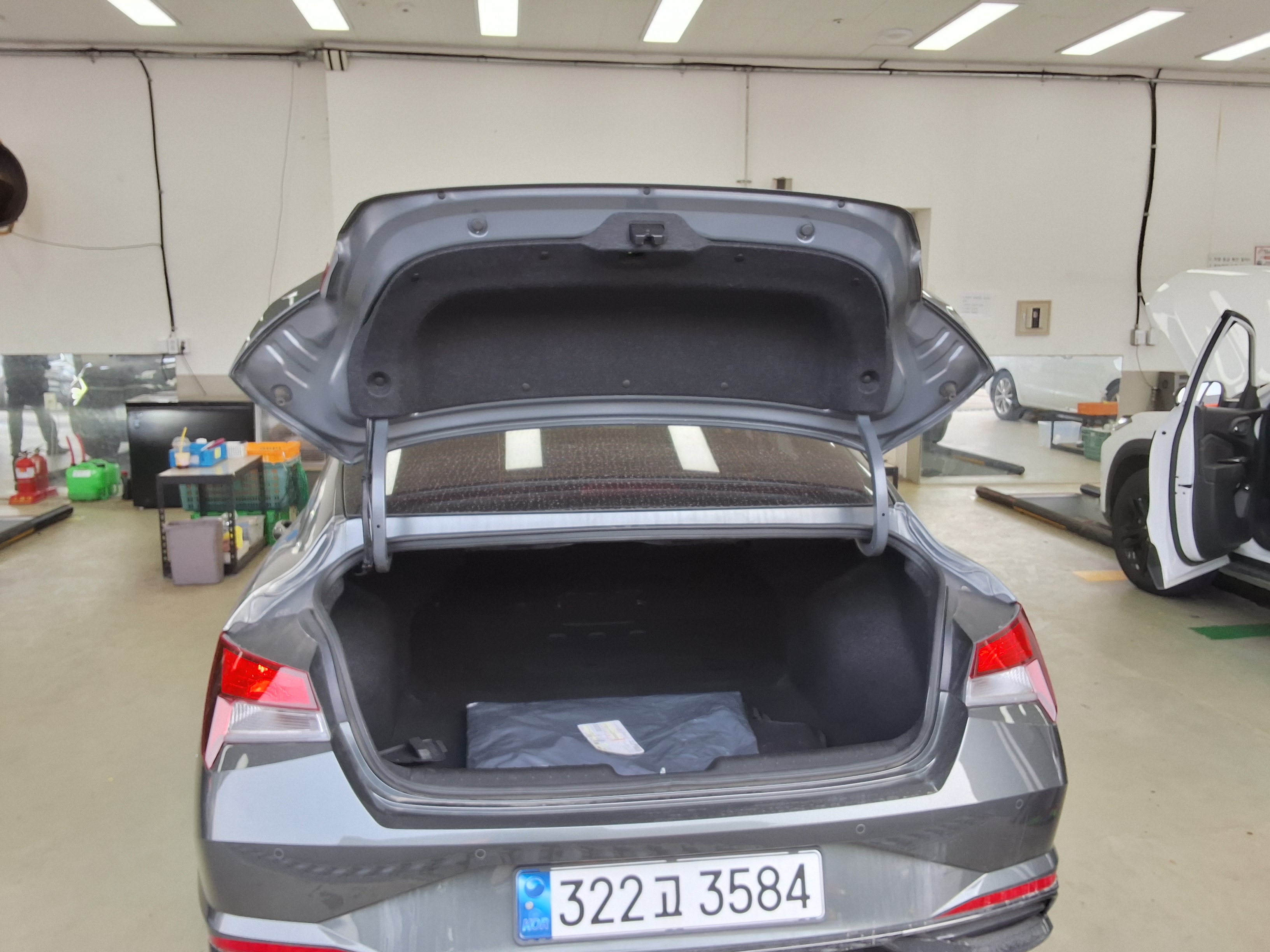 Hyundai Elantra 2023 - Image 14