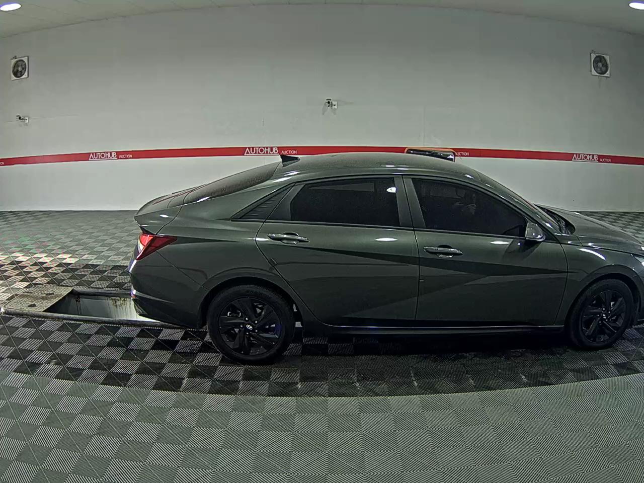 Hyundai Elantra 2023 - Image 3