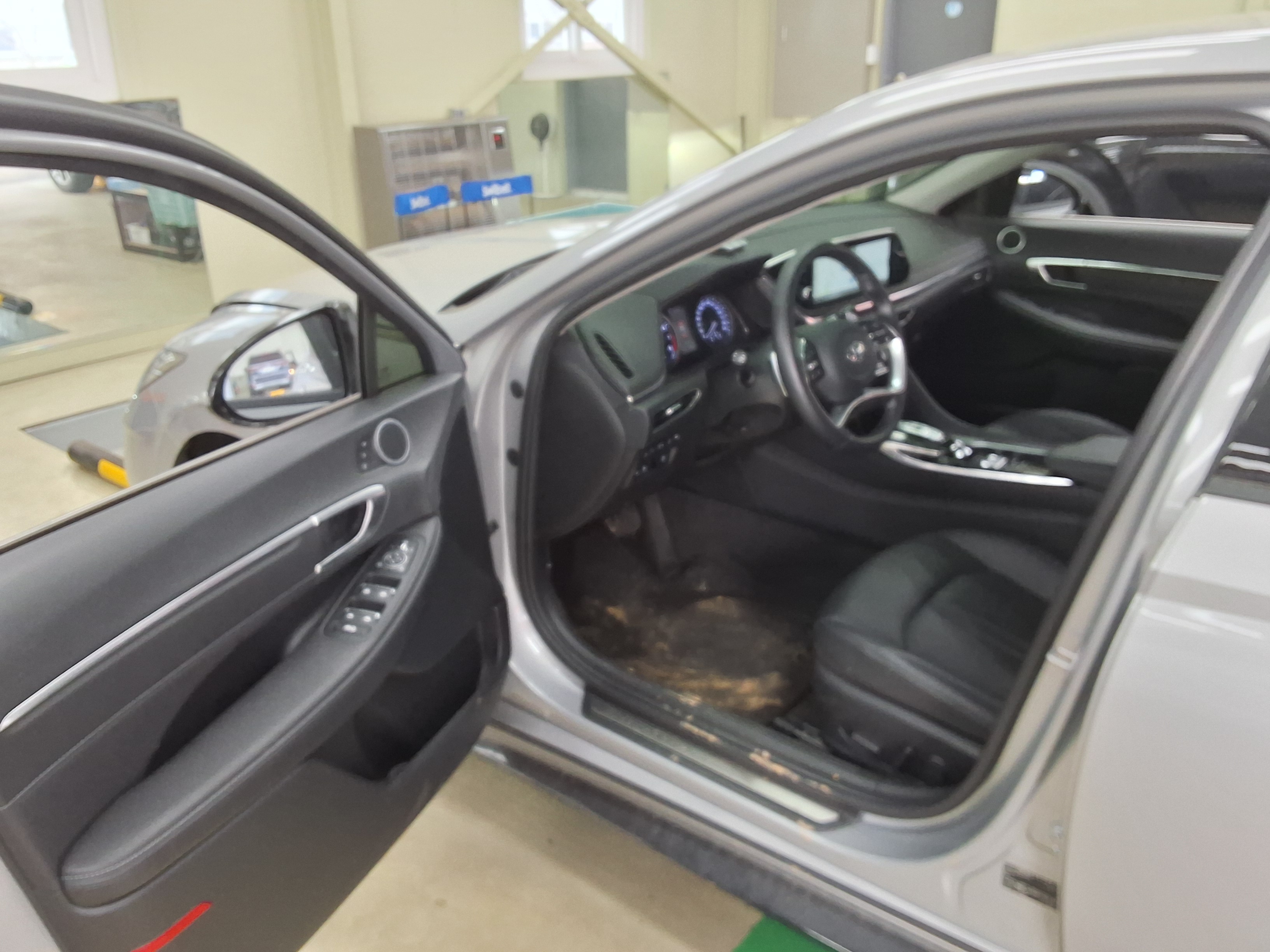 Hyundai Sonata 2023 - Image 9