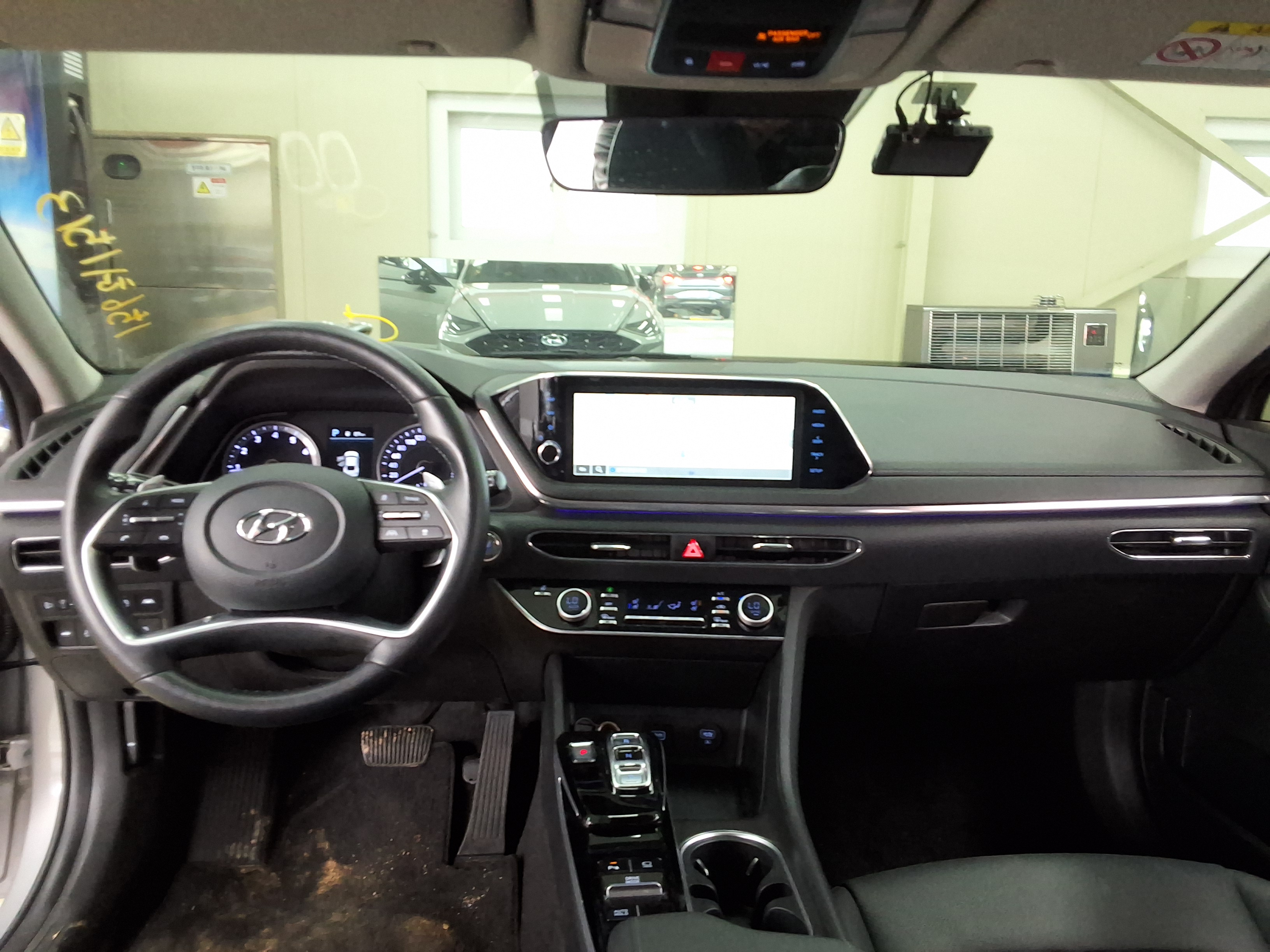 Hyundai Sonata 2023 - Image 18