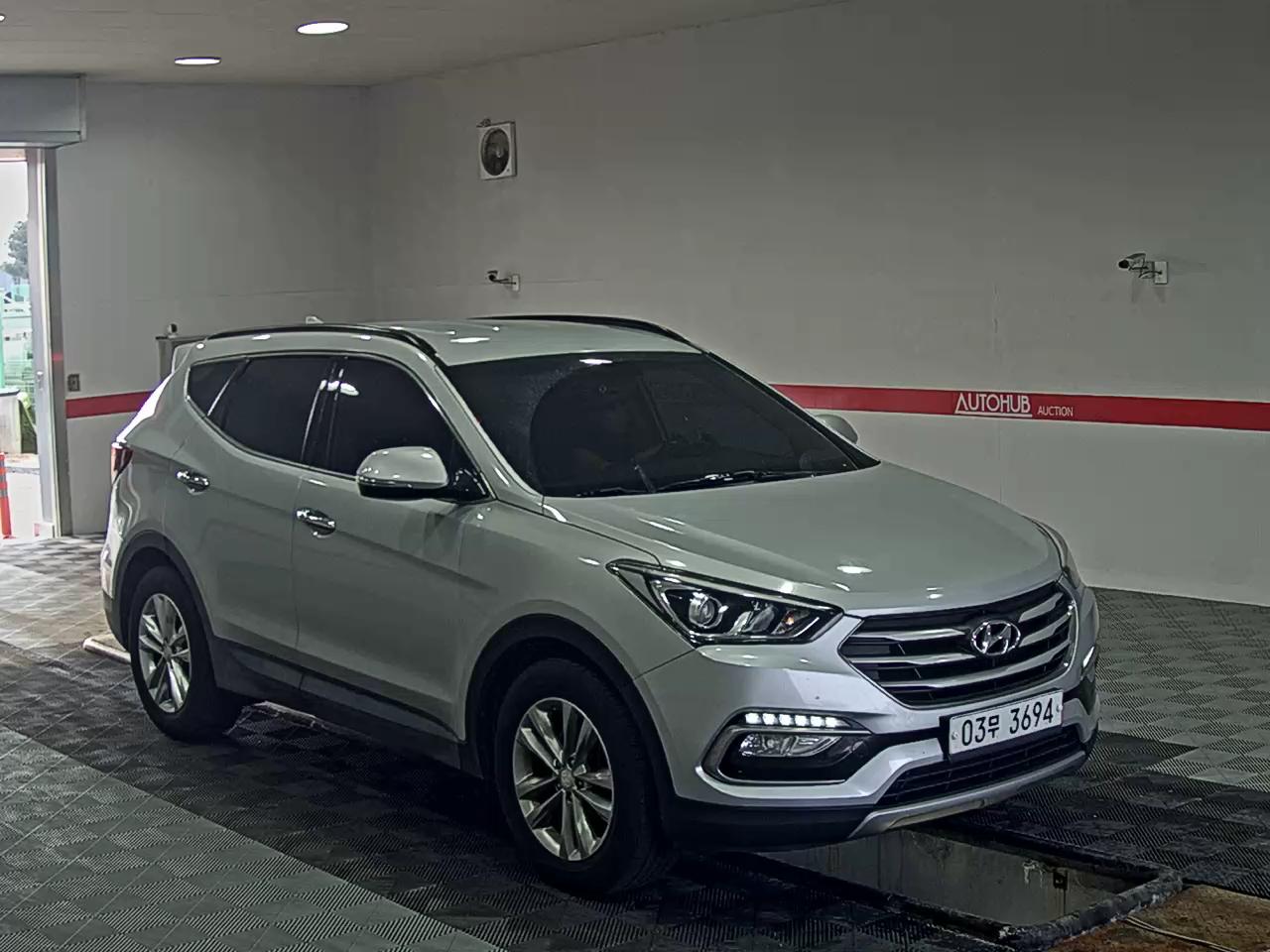 Hyundai Santa Fe 2016 - Image 2