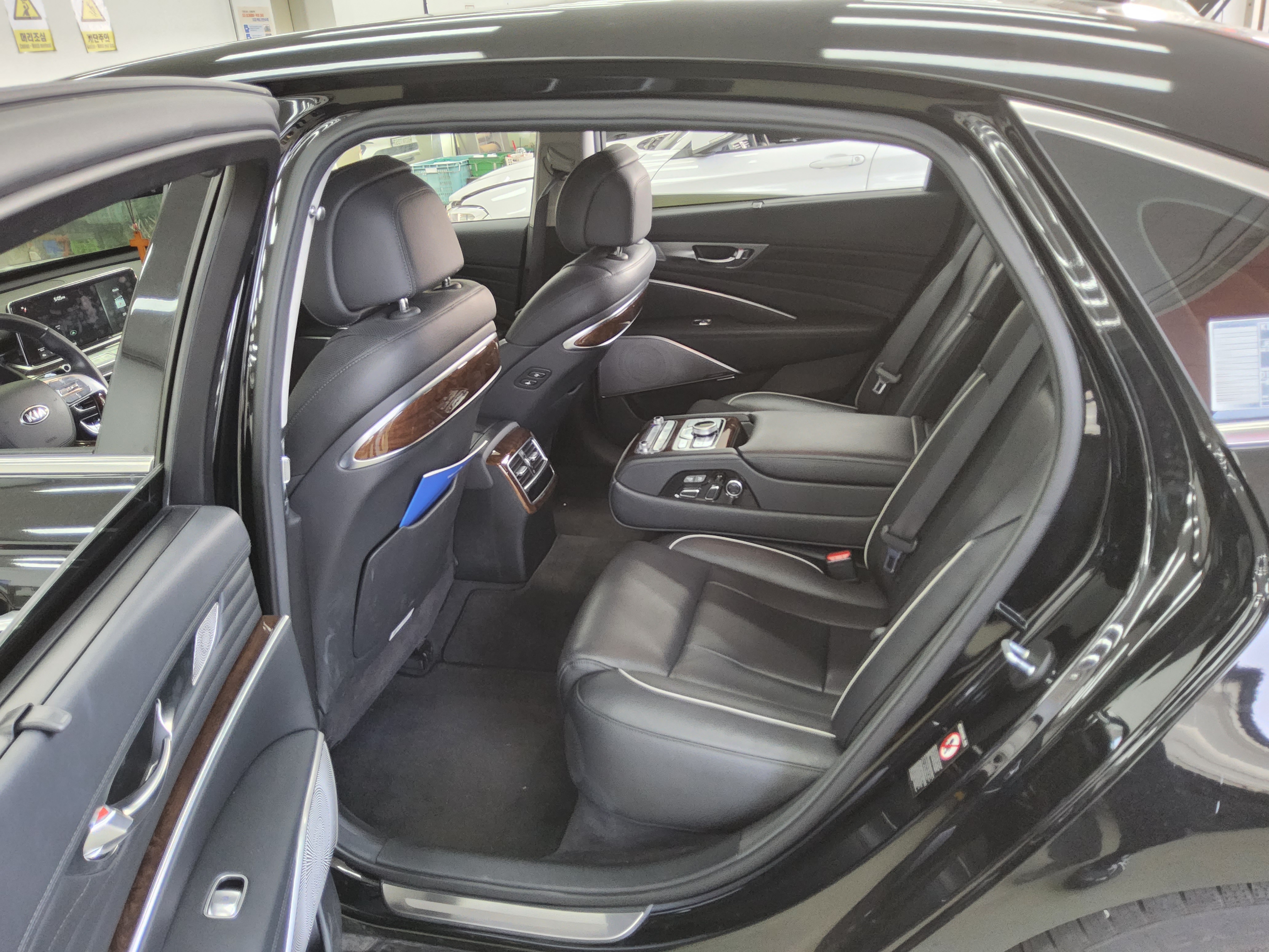 Kia K9 2019 - Image 11