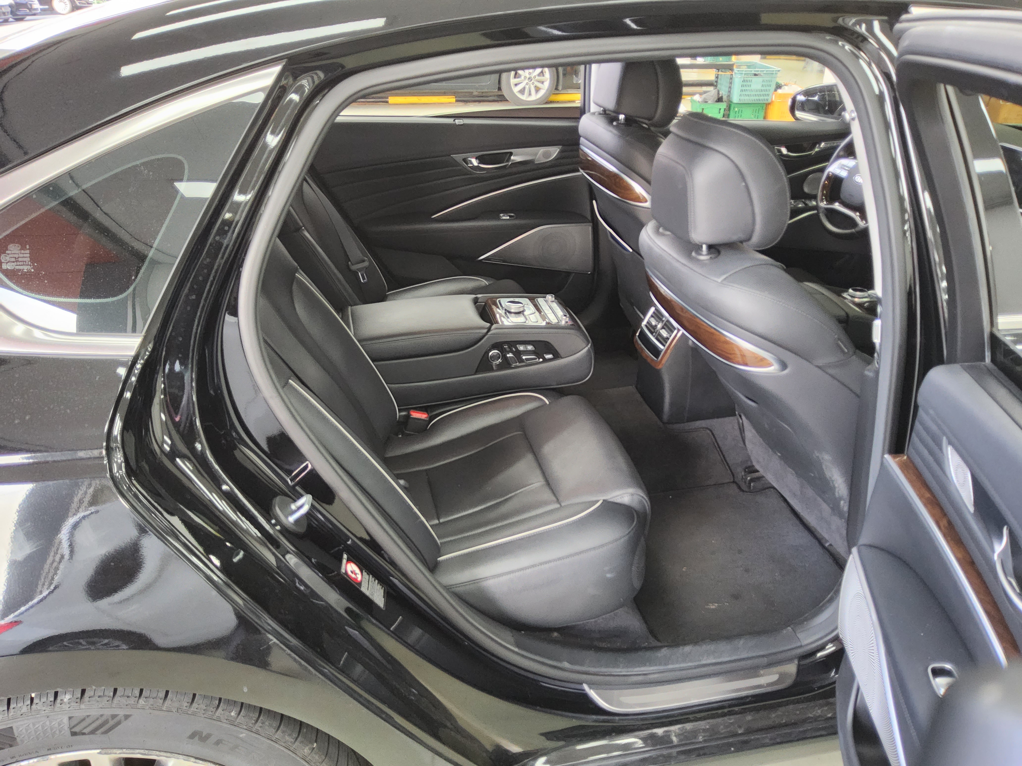 Kia K9 2019 - Image 12