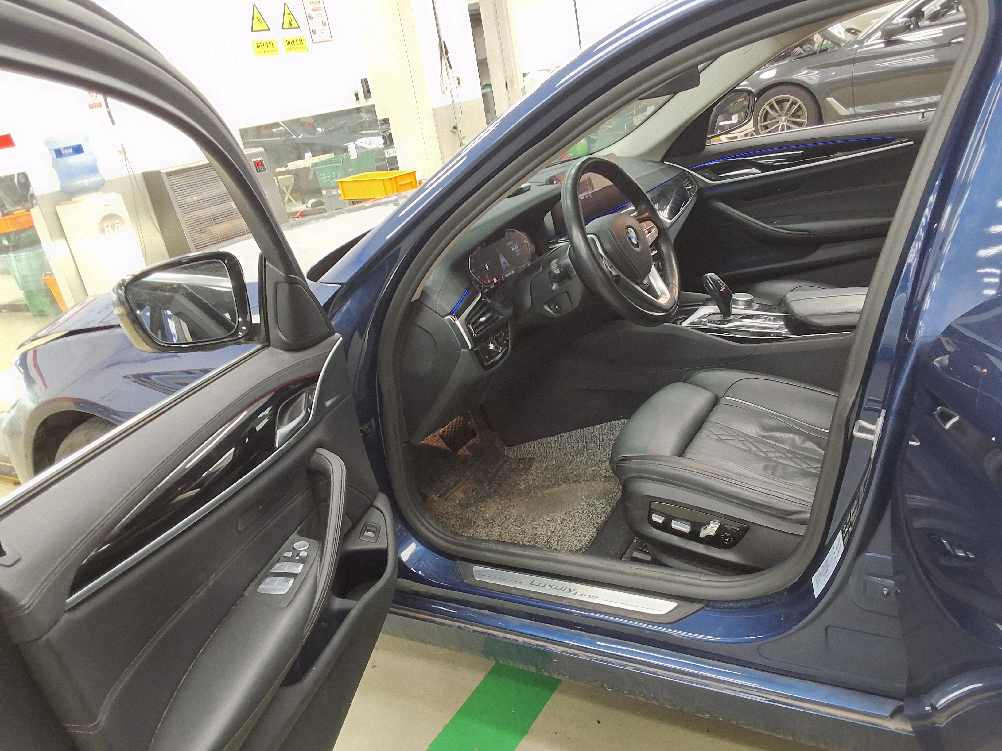 BMW 5 Series - 9