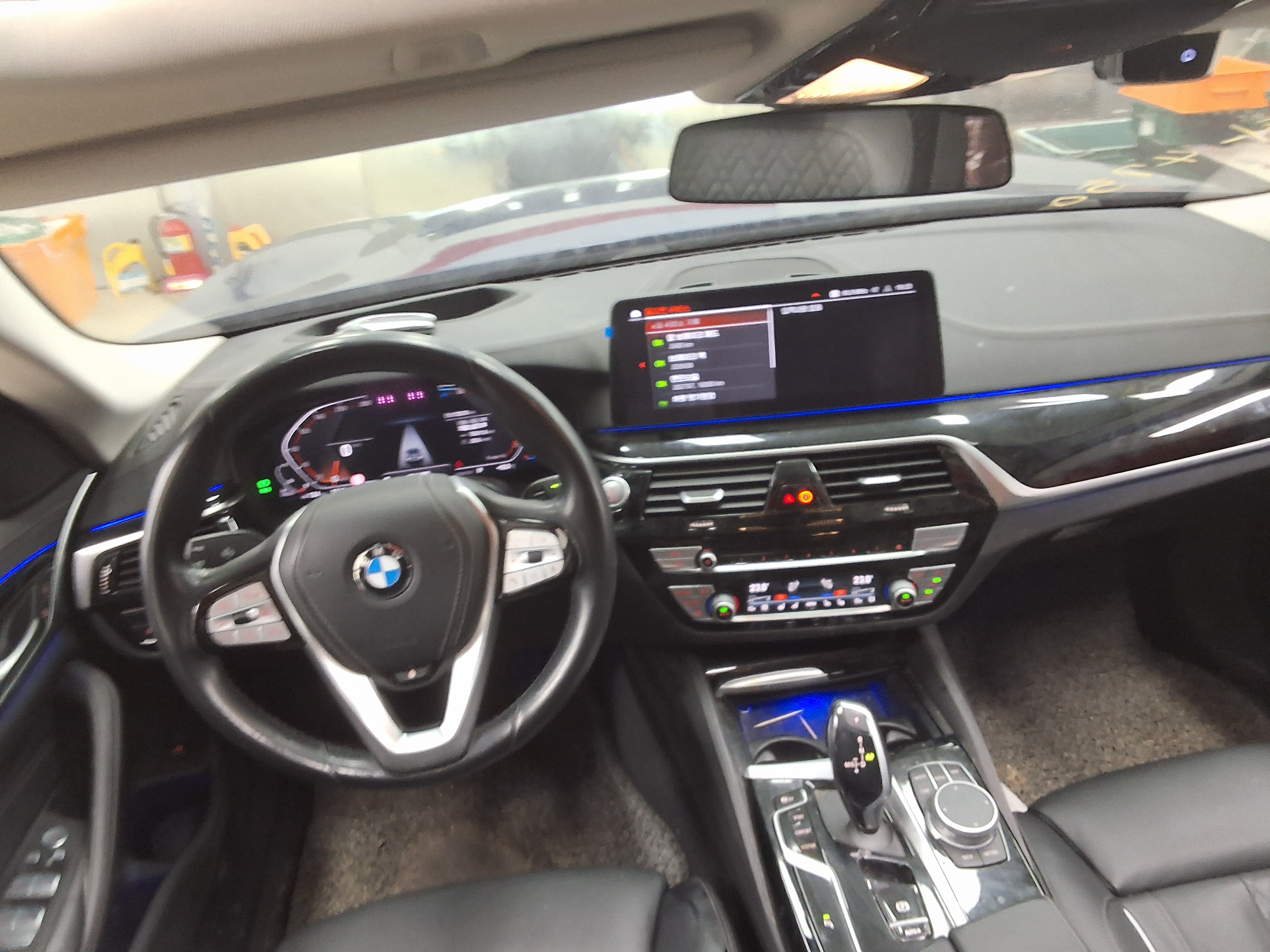 BMW 5 Series - 10