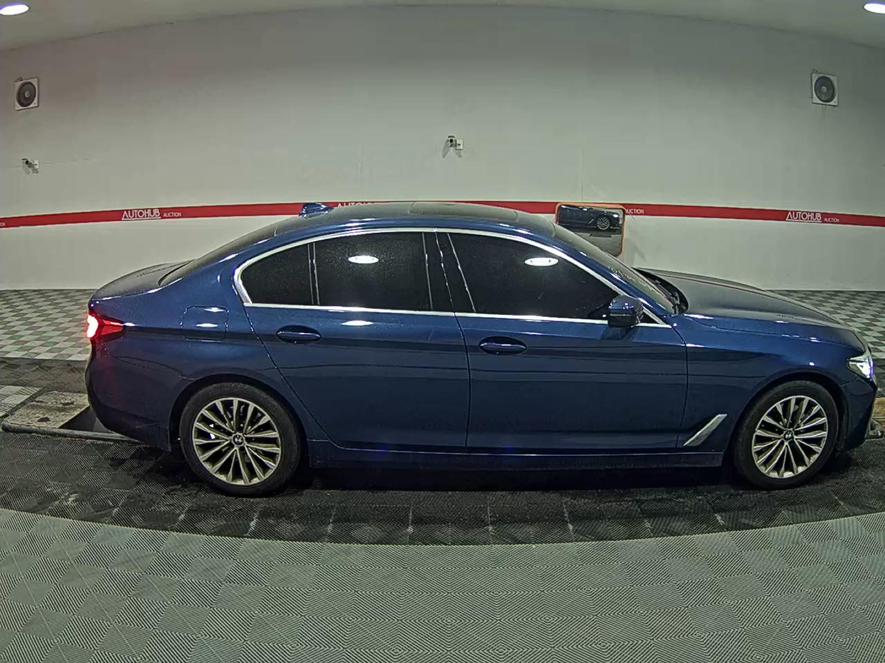 BMW 5 Series - 3