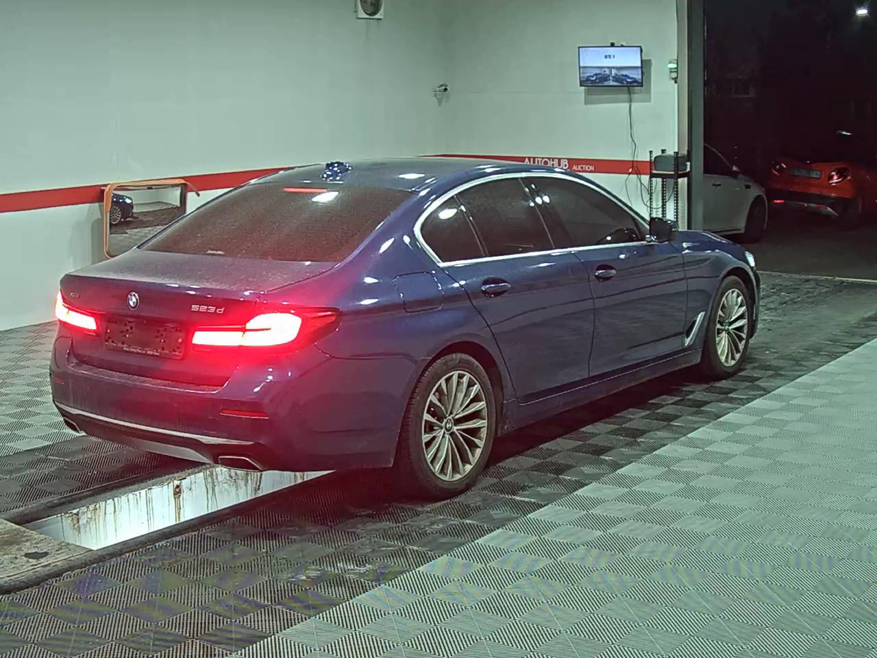 BMW 5 Series - 4