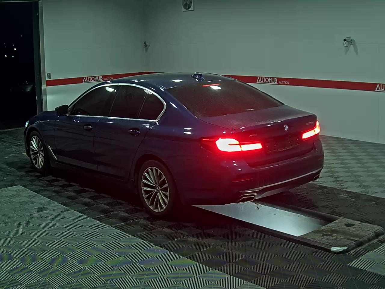 BMW 5 Series - 5