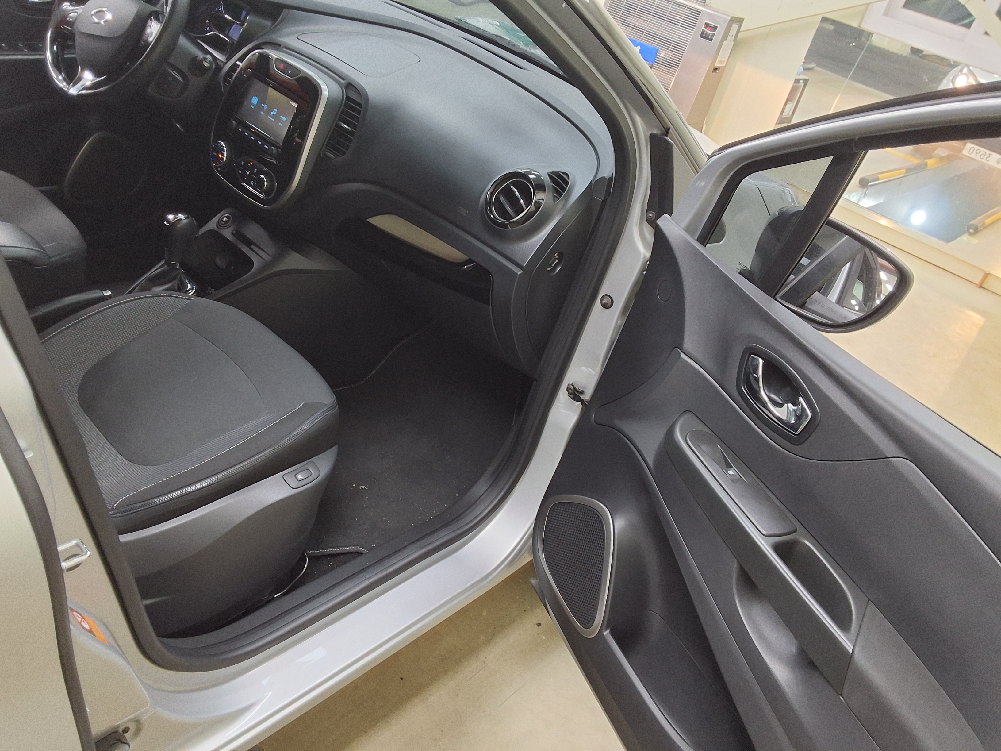Renault Samsung QM3 2015 - Image 13