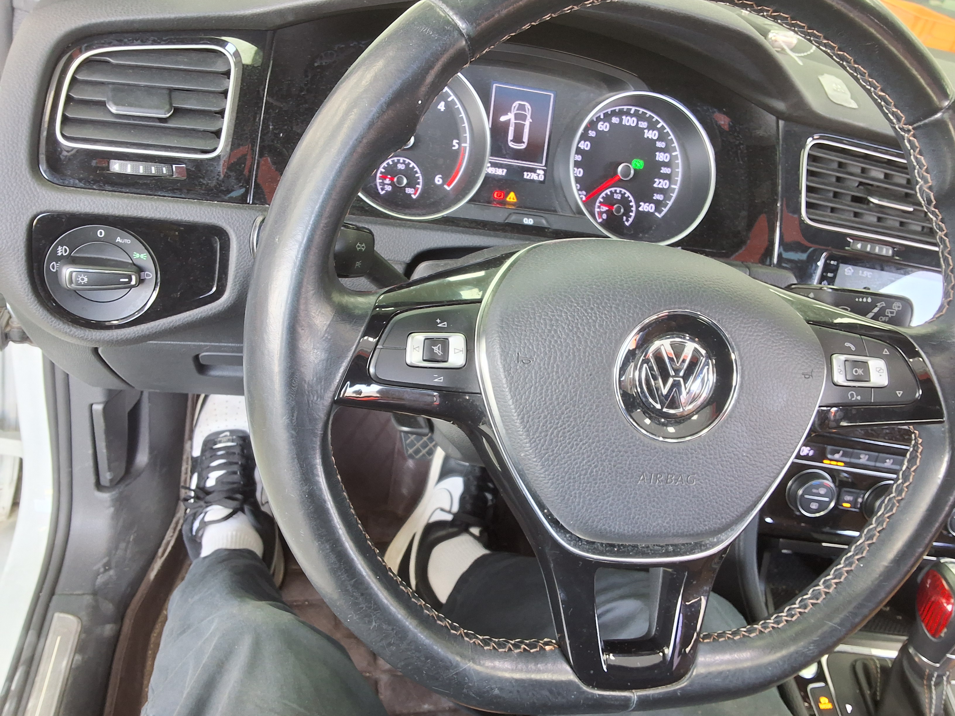 فولكس فاجن جولف 2015 - صورة 20