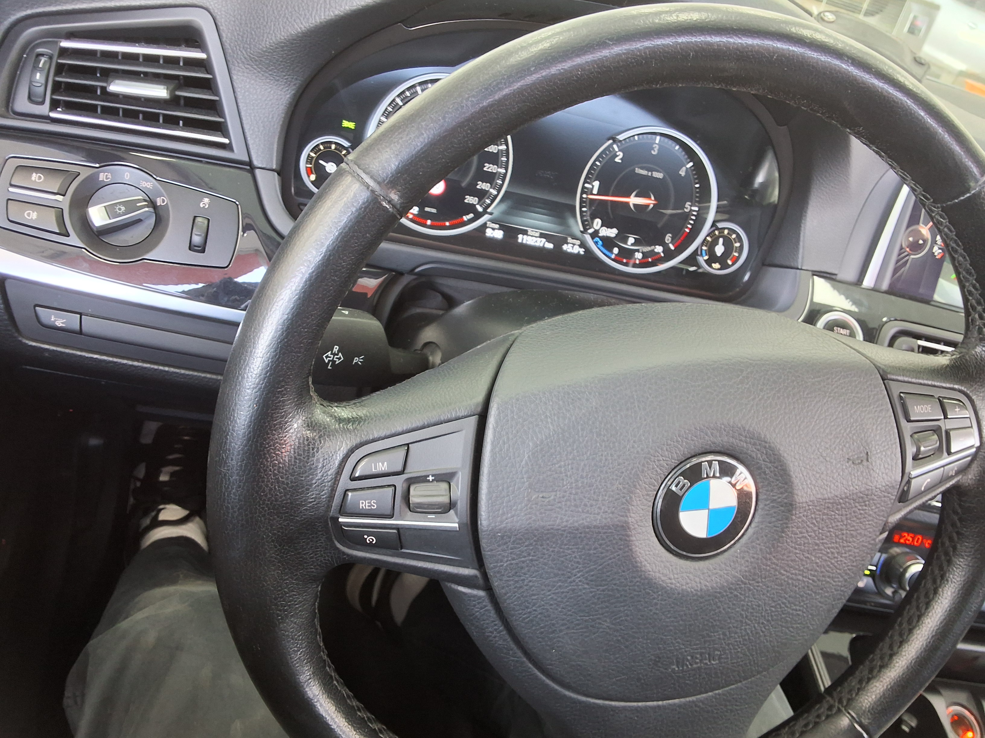 بي إم دبليو الفئة 5 2016 - صورة 21