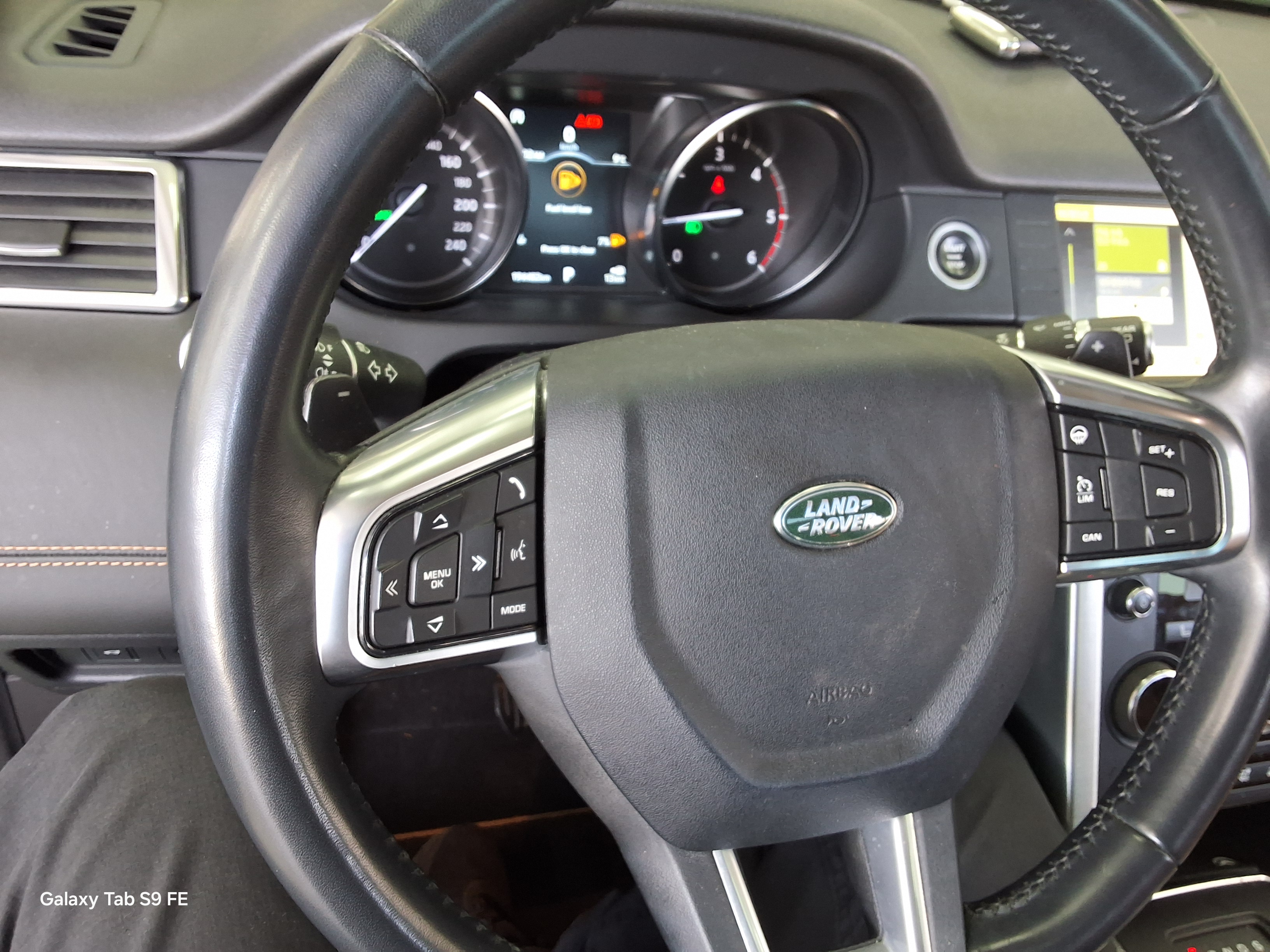 Land Rover Discovery 2019 - Image 16