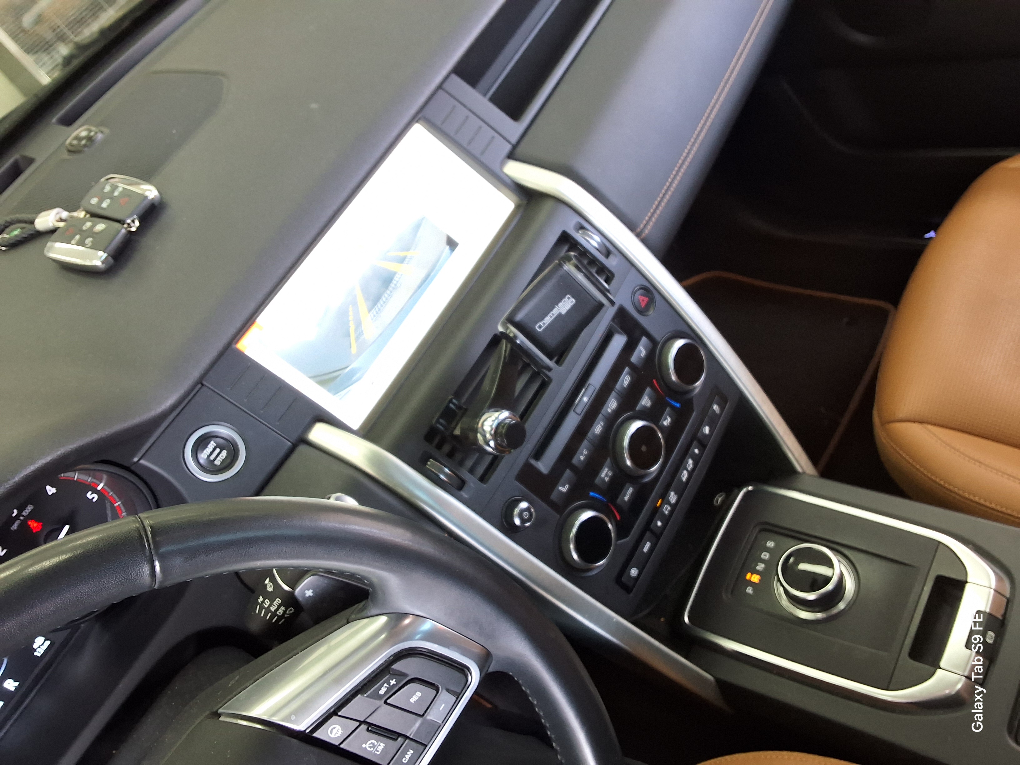 Land Rover Discovery 2019 - Image 17