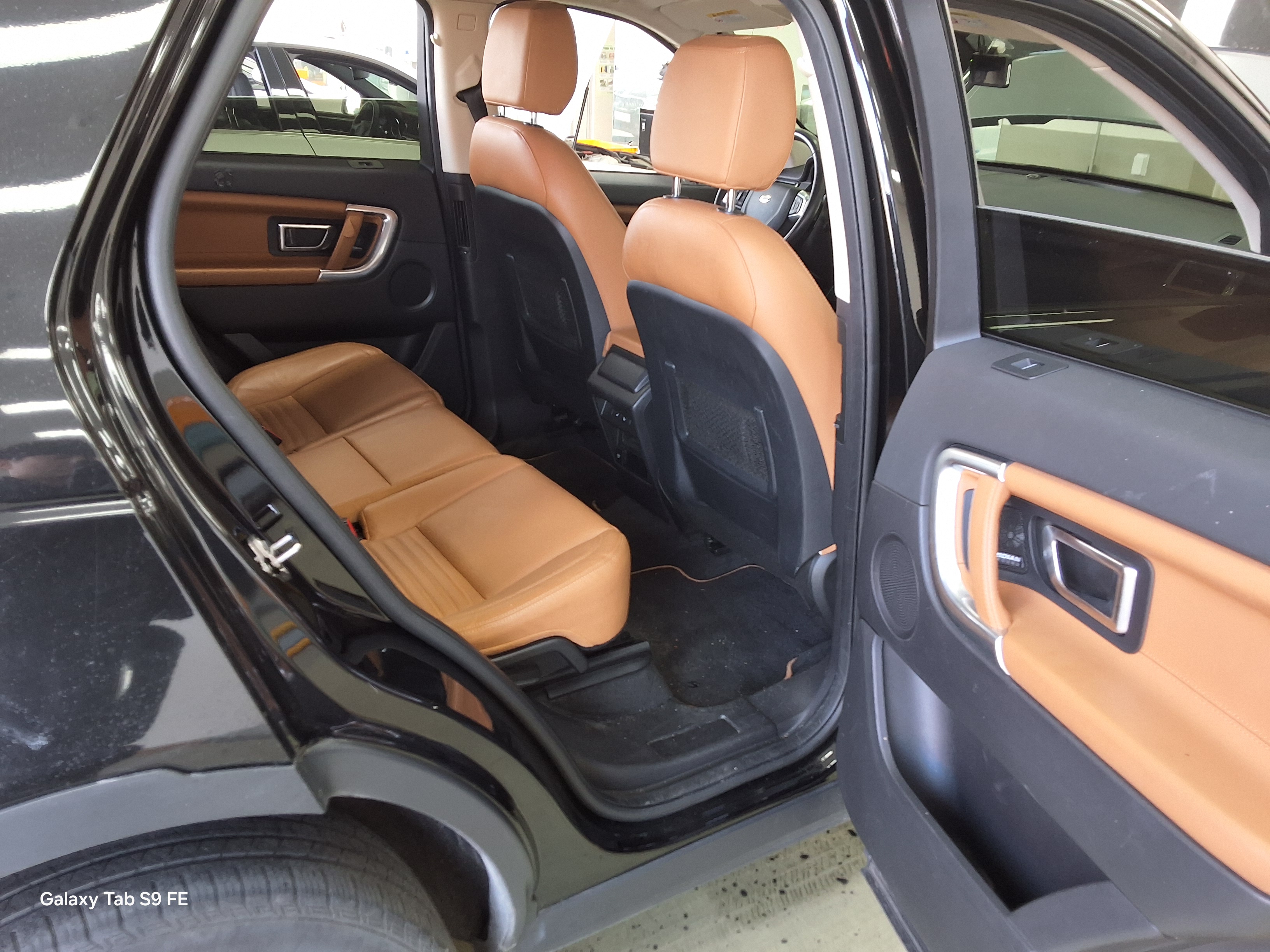 Land Rover Discovery 2019 - Image 12