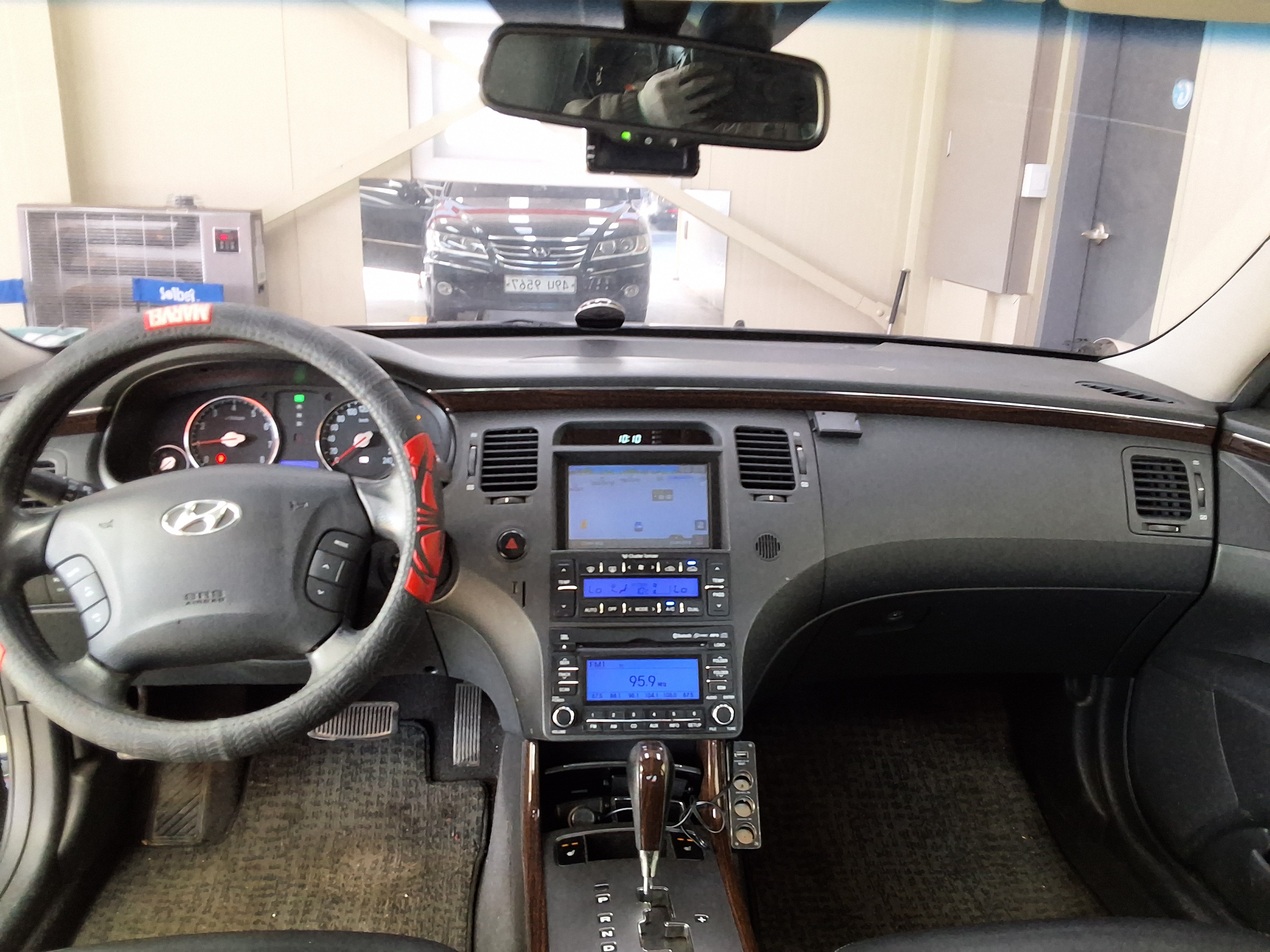 Hyundai Grandeur 2010 - Image 18