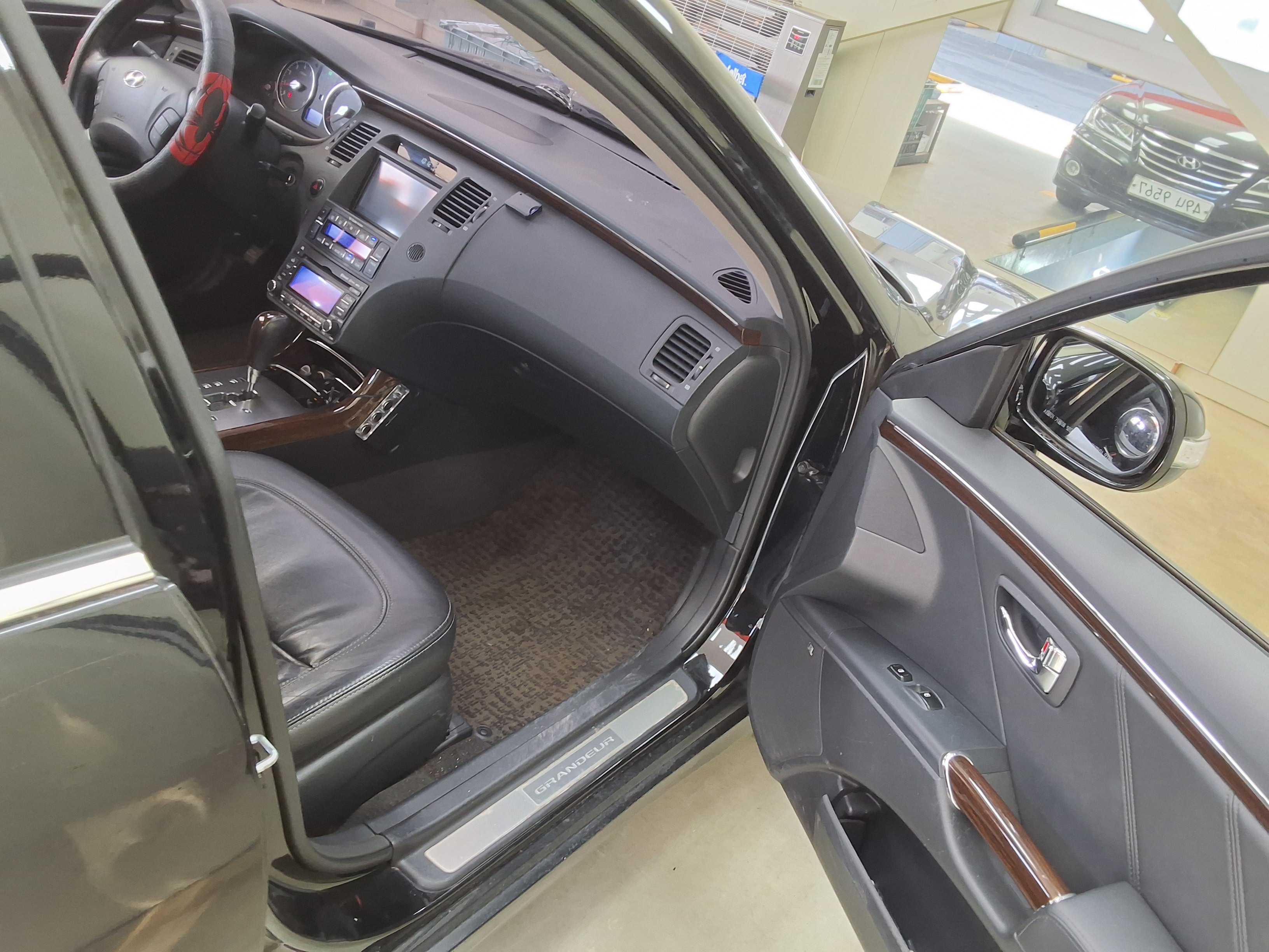 Hyundai Grandeur 2010 - Image 13