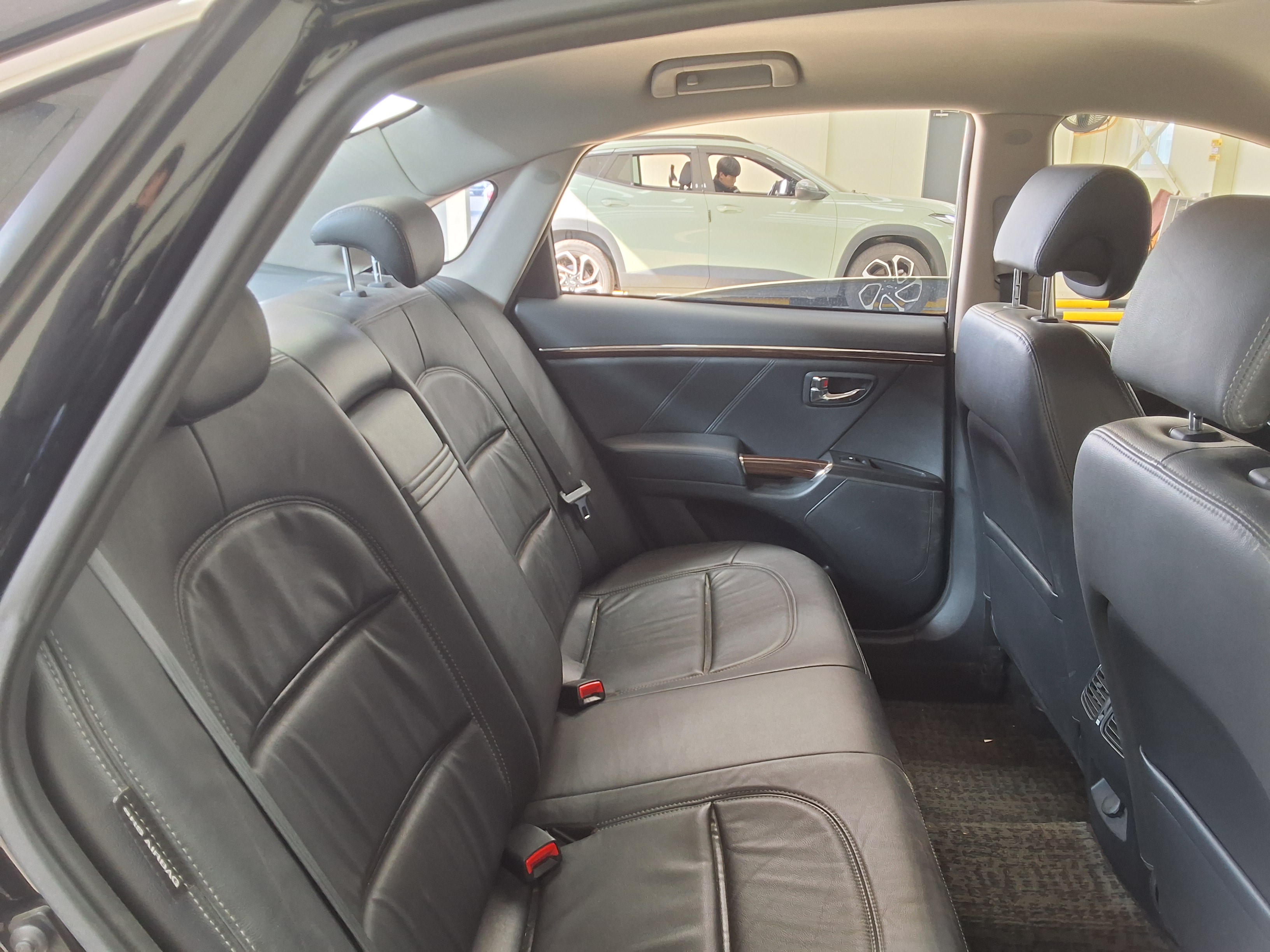 Hyundai Grandeur 2010 - Image 12