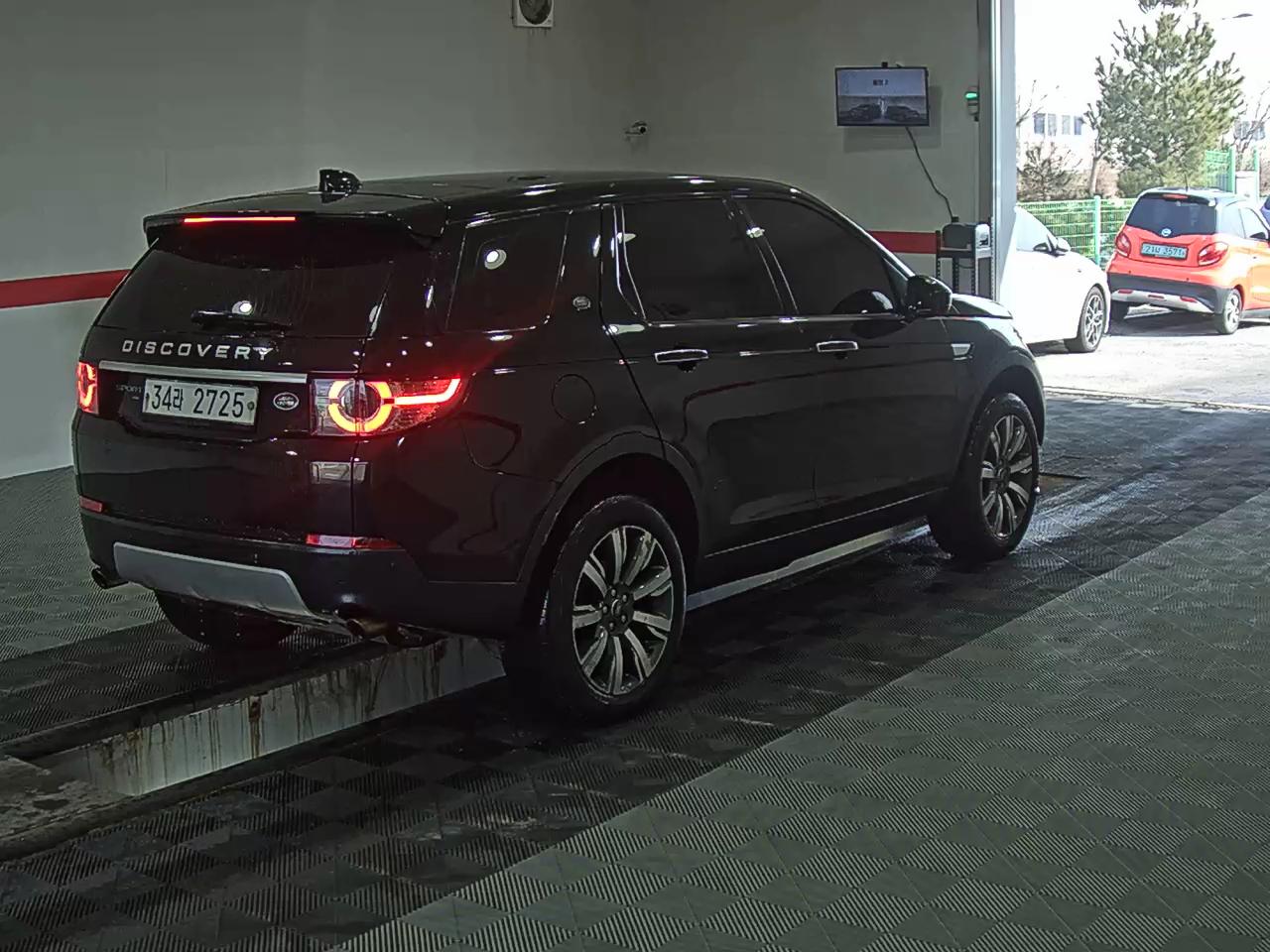 Land Rover Discovery 2019 - Image 4
