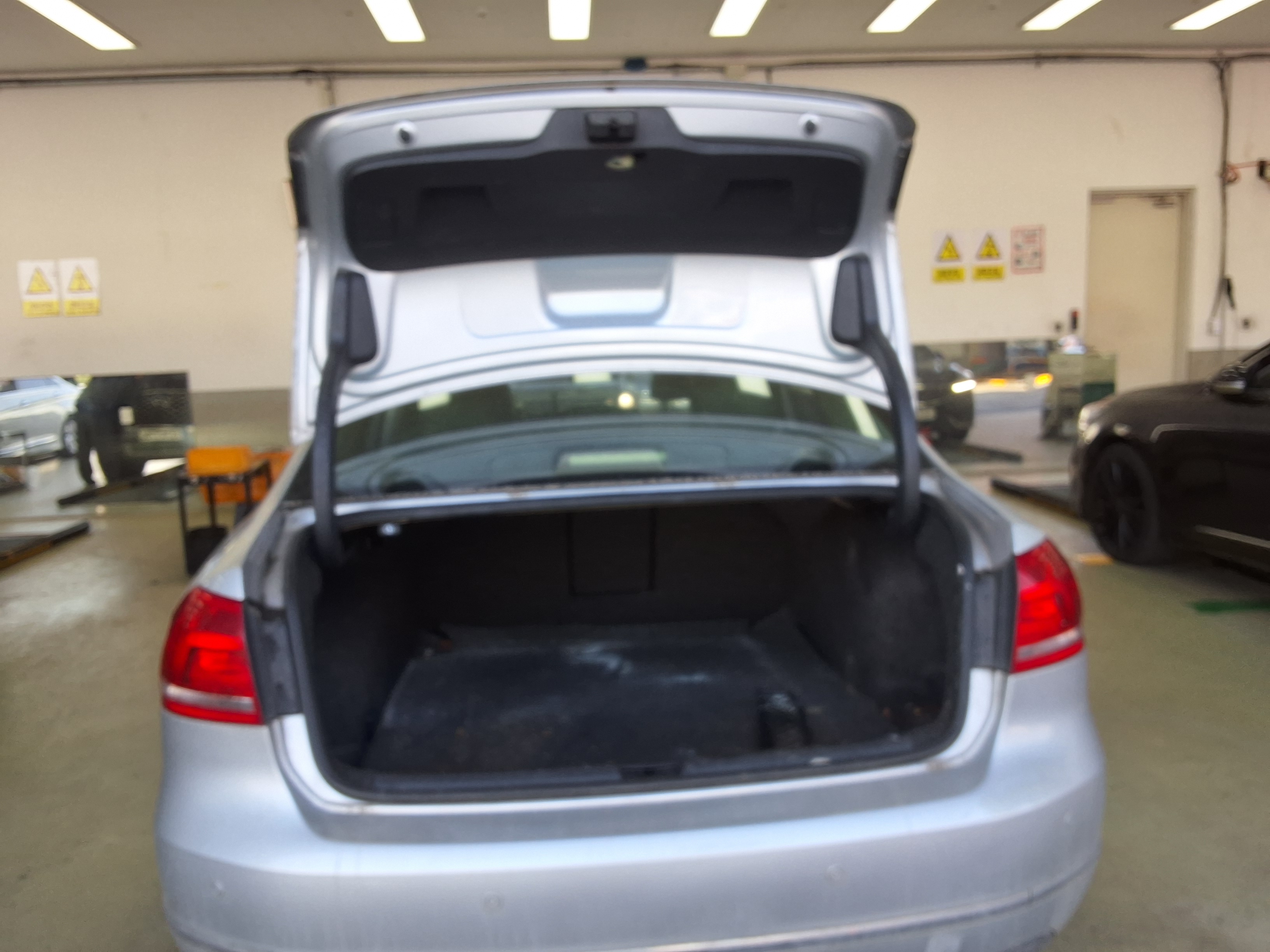 فولكس فاجن أخرى 2013 - صورة 14